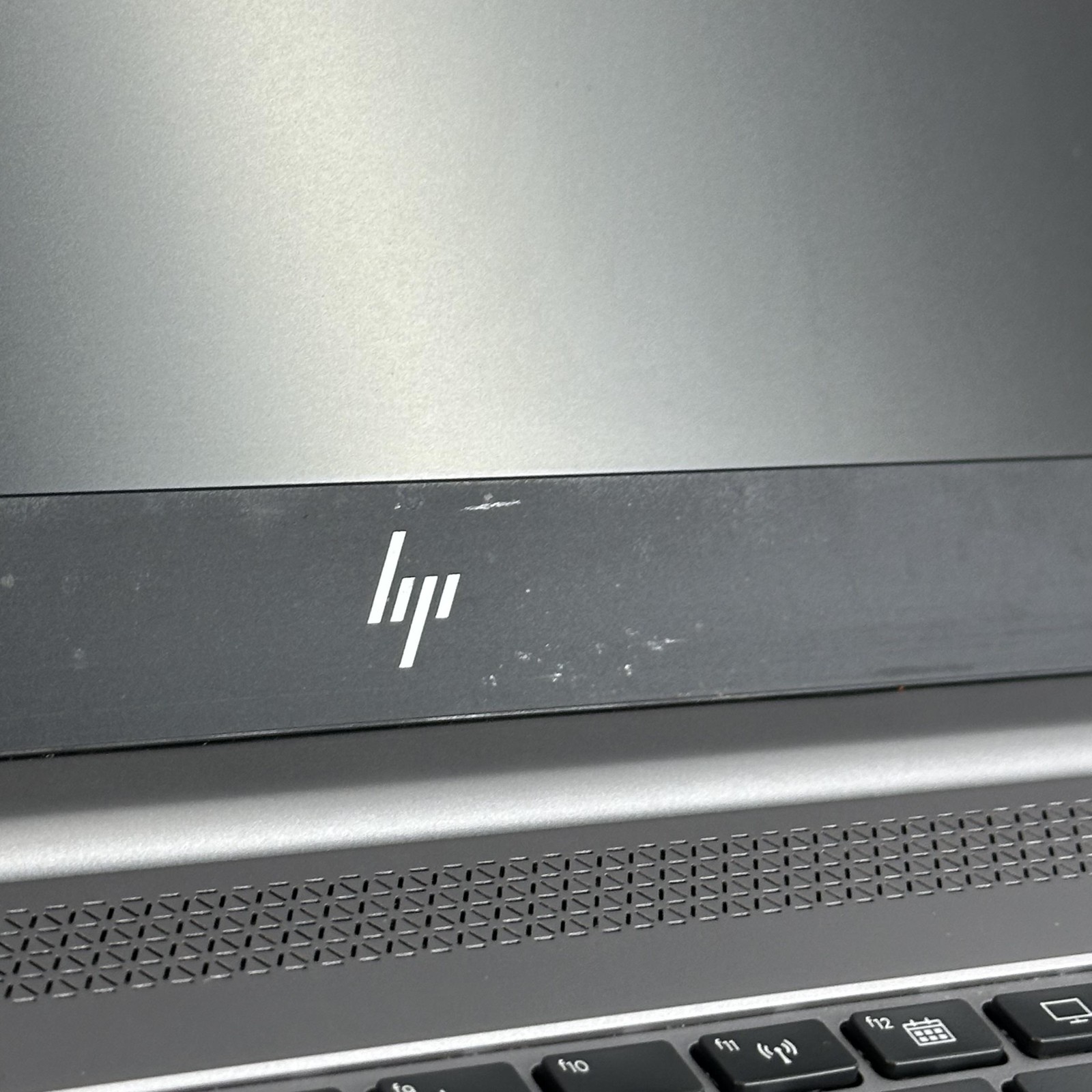 HP ZBook 15u G6 Gray FHD i7-8665U 1.90GHz 16GB 256GB SSD Very Good DEAD PIXEL
