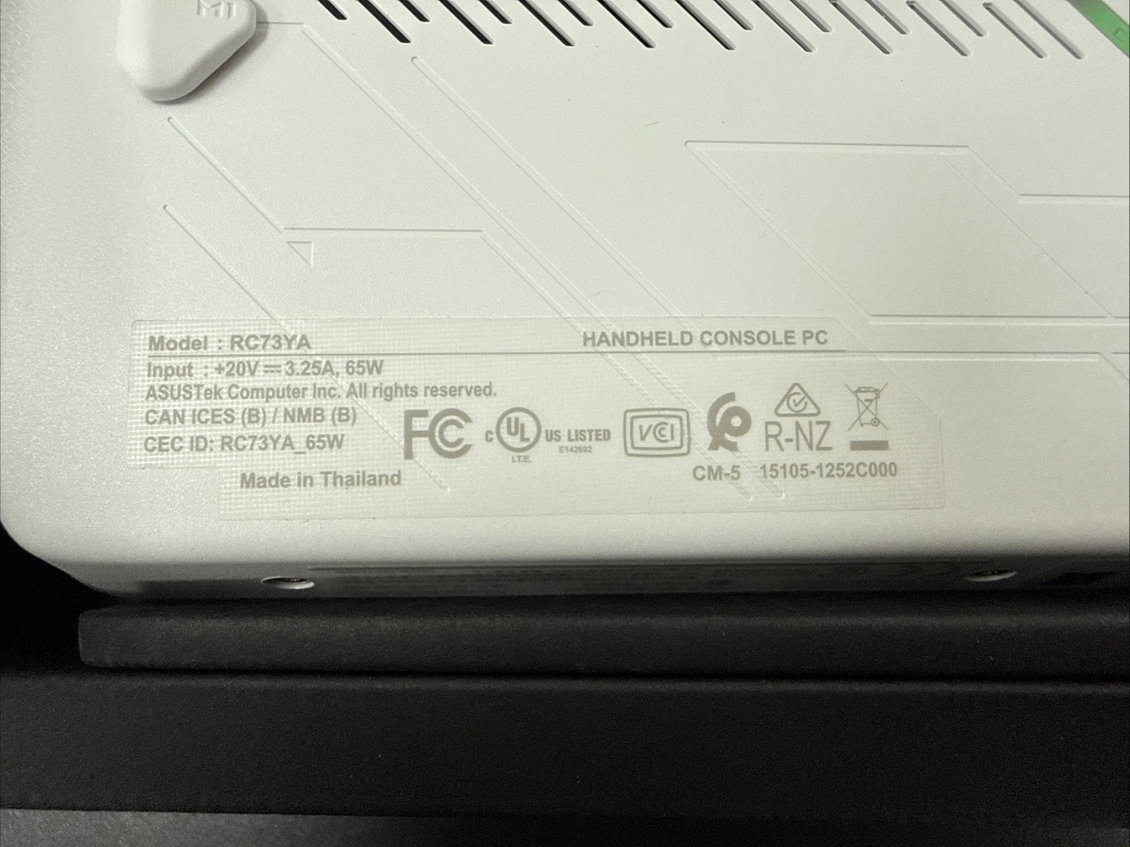 ASUS ROG XBOX Ally 7″ 120Hz Touchscreen Ryzen Z2 A 16GB RAM 512GB SSD