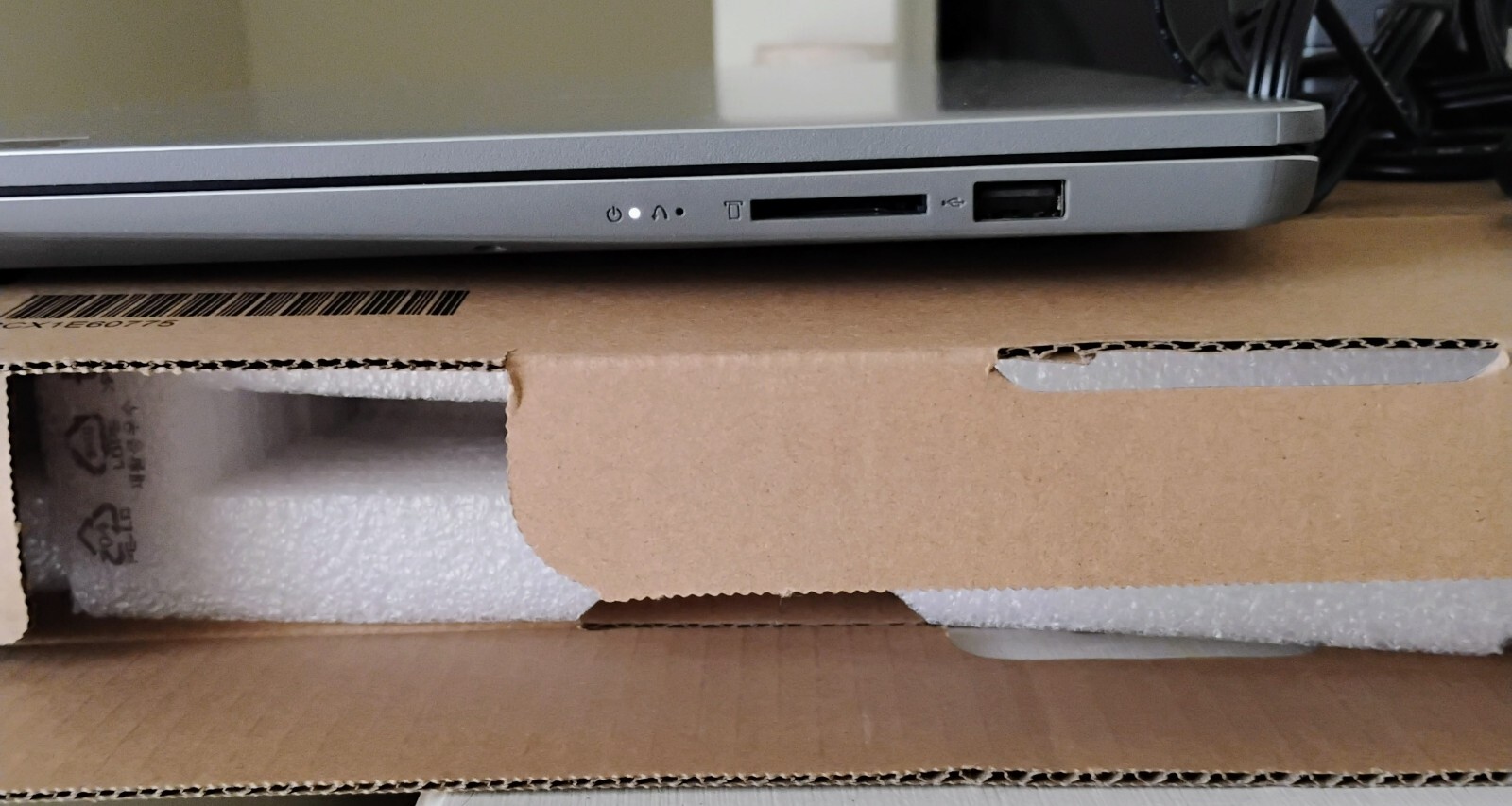 LENOVO laptop used just a couple of times; 128GB