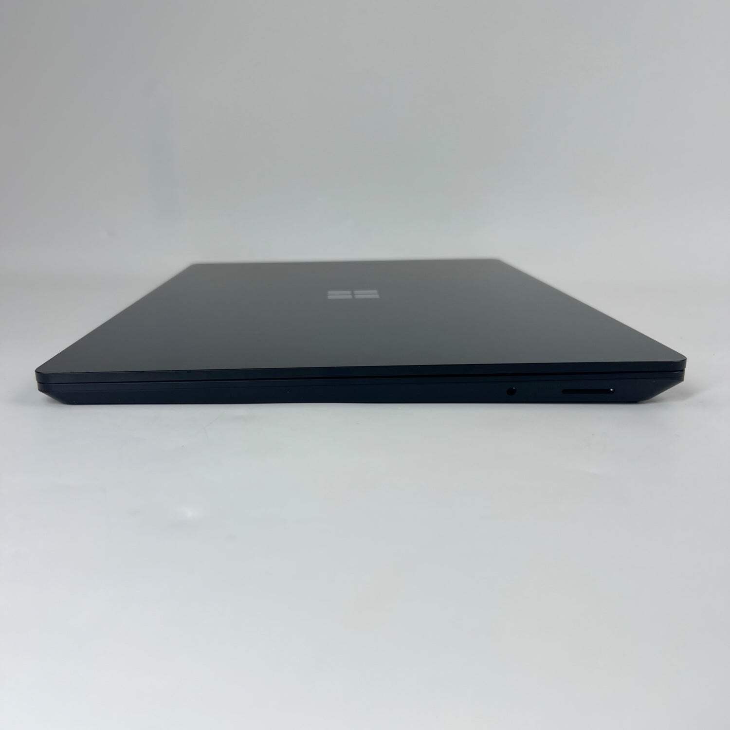 Microsoft Surface Laptop 6 15″ Intel Core Ultra 7 165H 3.8GHz 32GB RAM 1TB SSD
