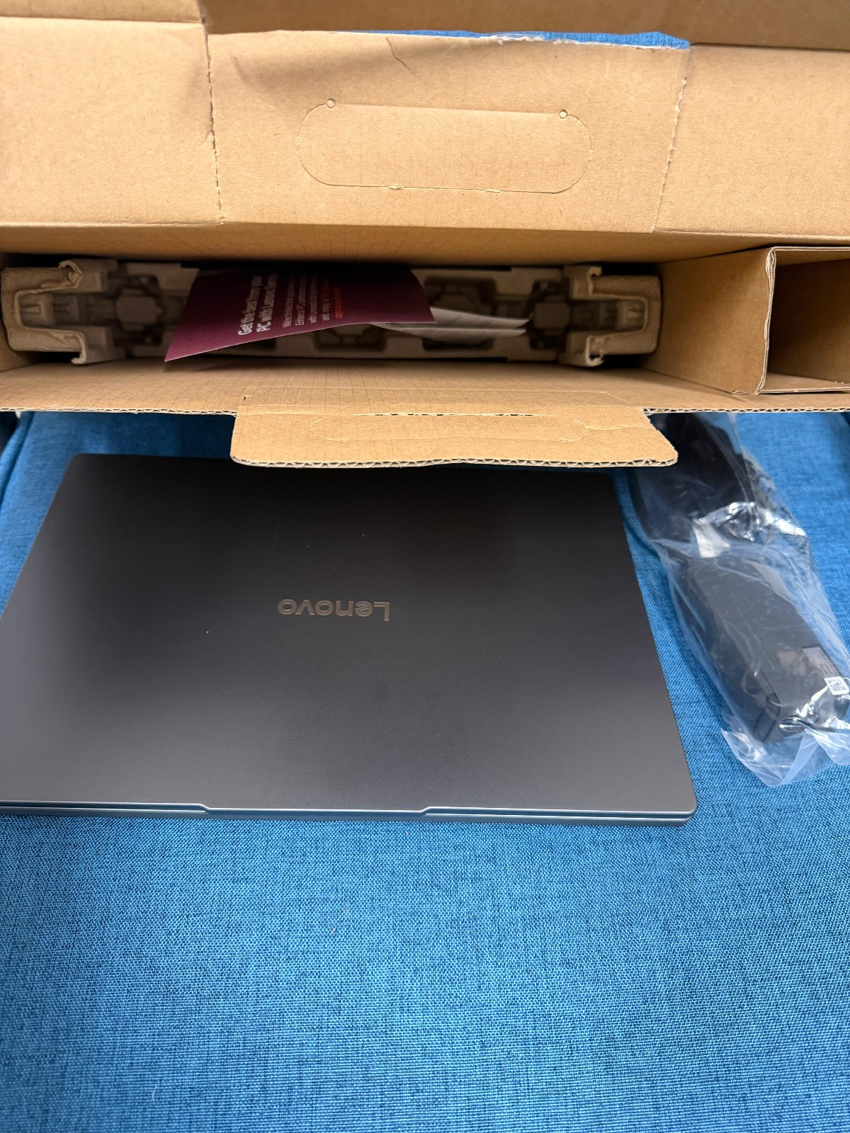 LENOVO IDEAPAD SLIM 3X 15.3″ Touchscreen Laptop Snapdragon X 16GB RAM 1TB SSD