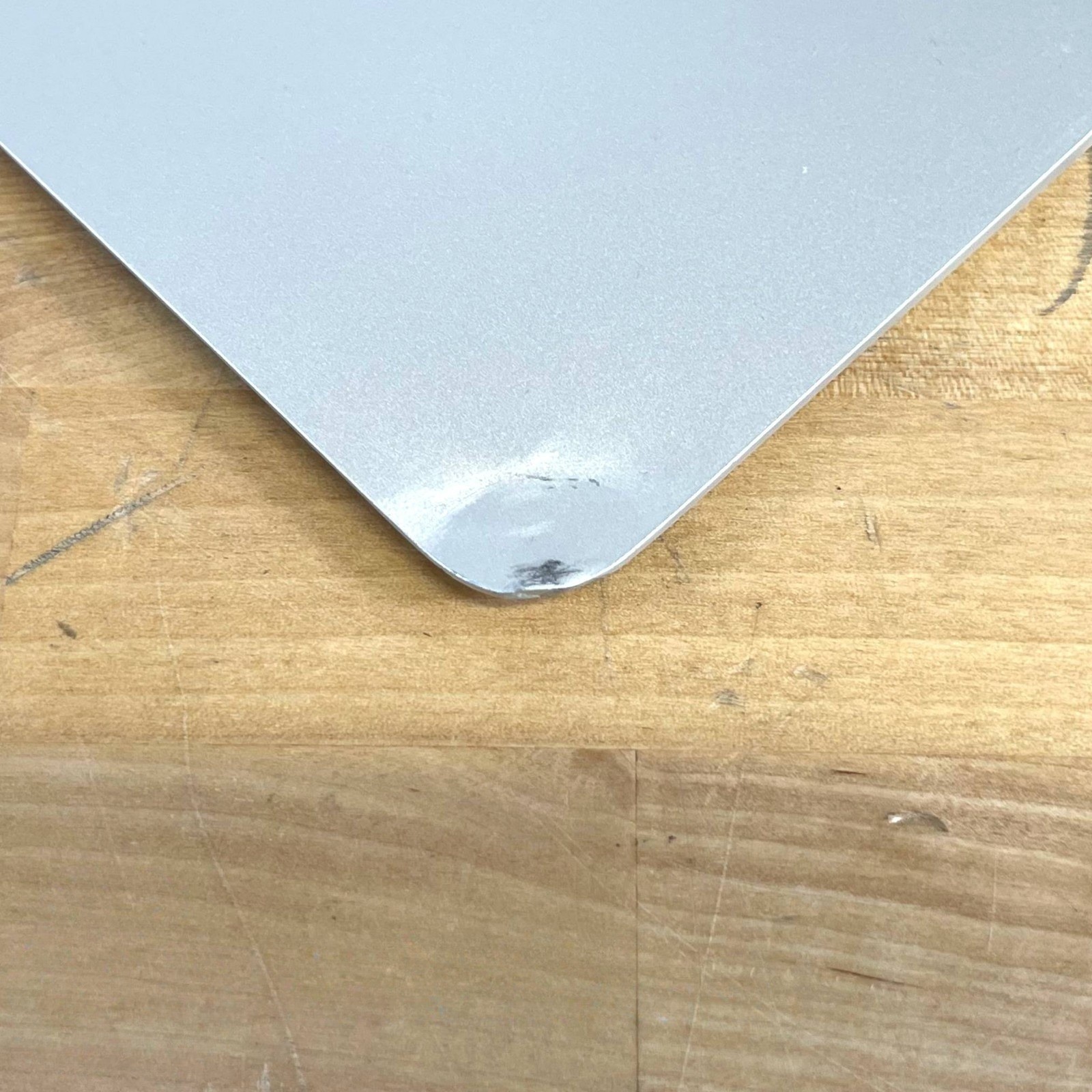 Apple MacBook Air A1466 i7-5650U 2.20GHz 8GB RAM Early 2015 (No Drive)