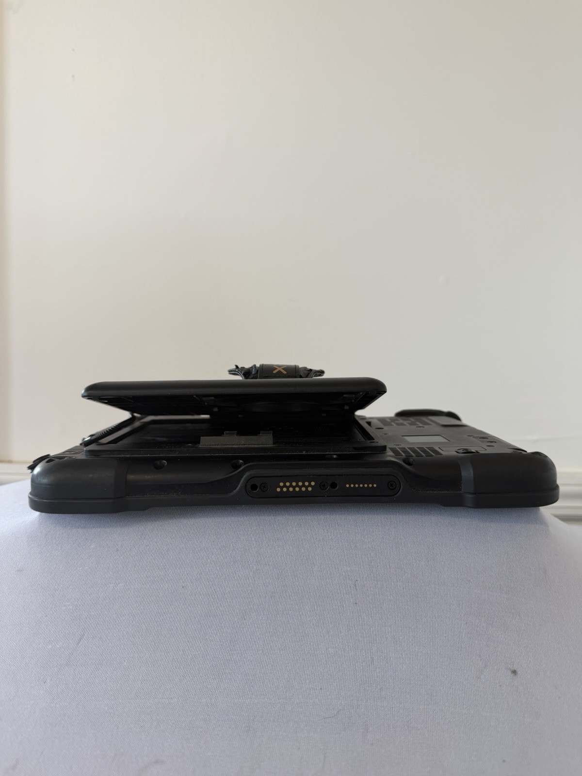 Zebra Xplore ix101L1 Laptop – Good Screen – Intel Pentium N4200 – Read Des