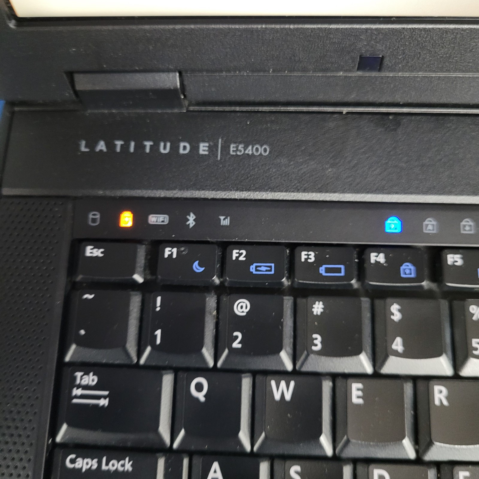 Dell Latitude E5400 (PP32LA) Intel Core 2 Duo P6700 2.53GHz 4GB RAM NO HDD