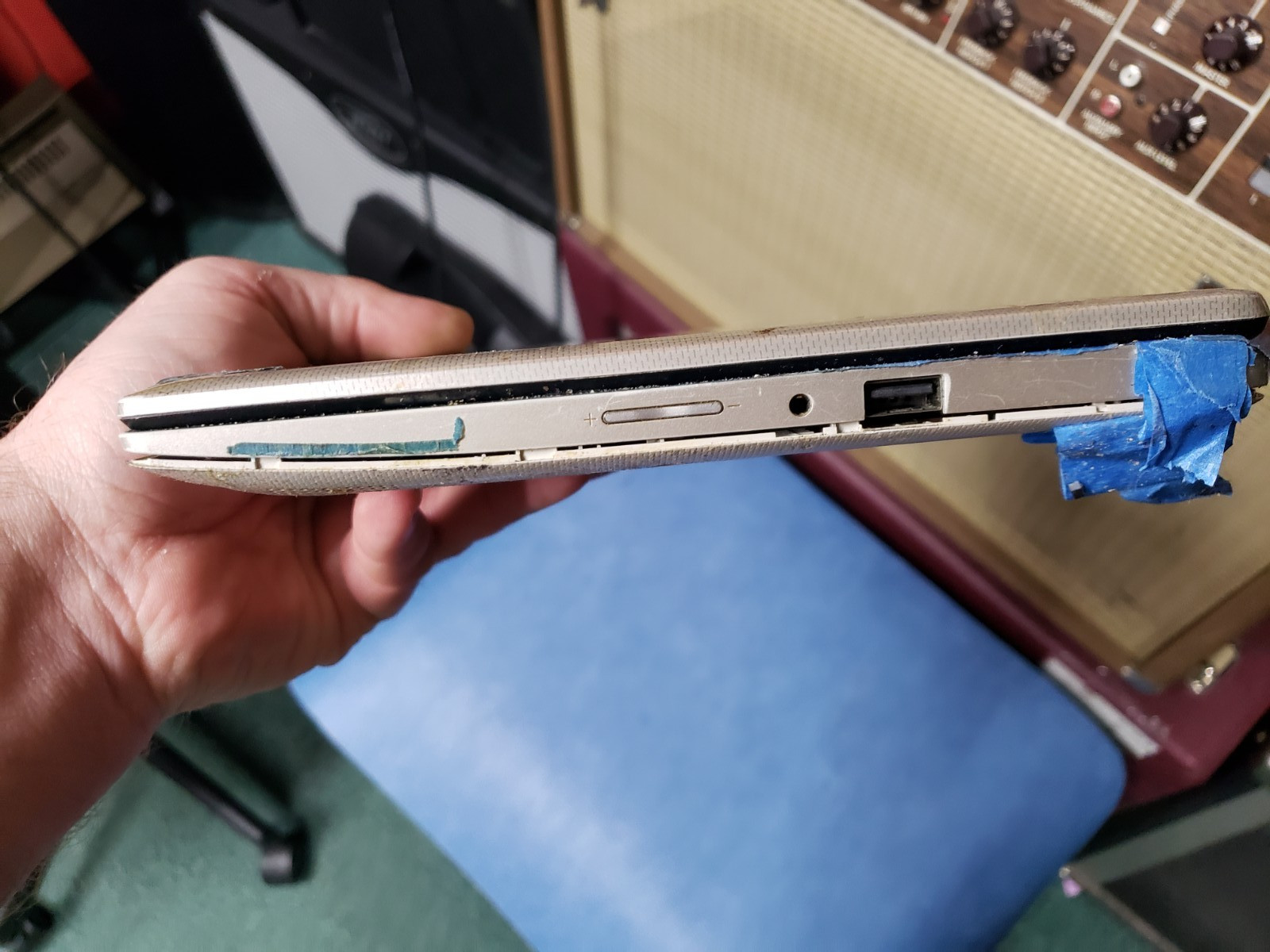 Toshiba Satellite Radius 11 L15W-B1302 Laptop damaged and dirty for parts
