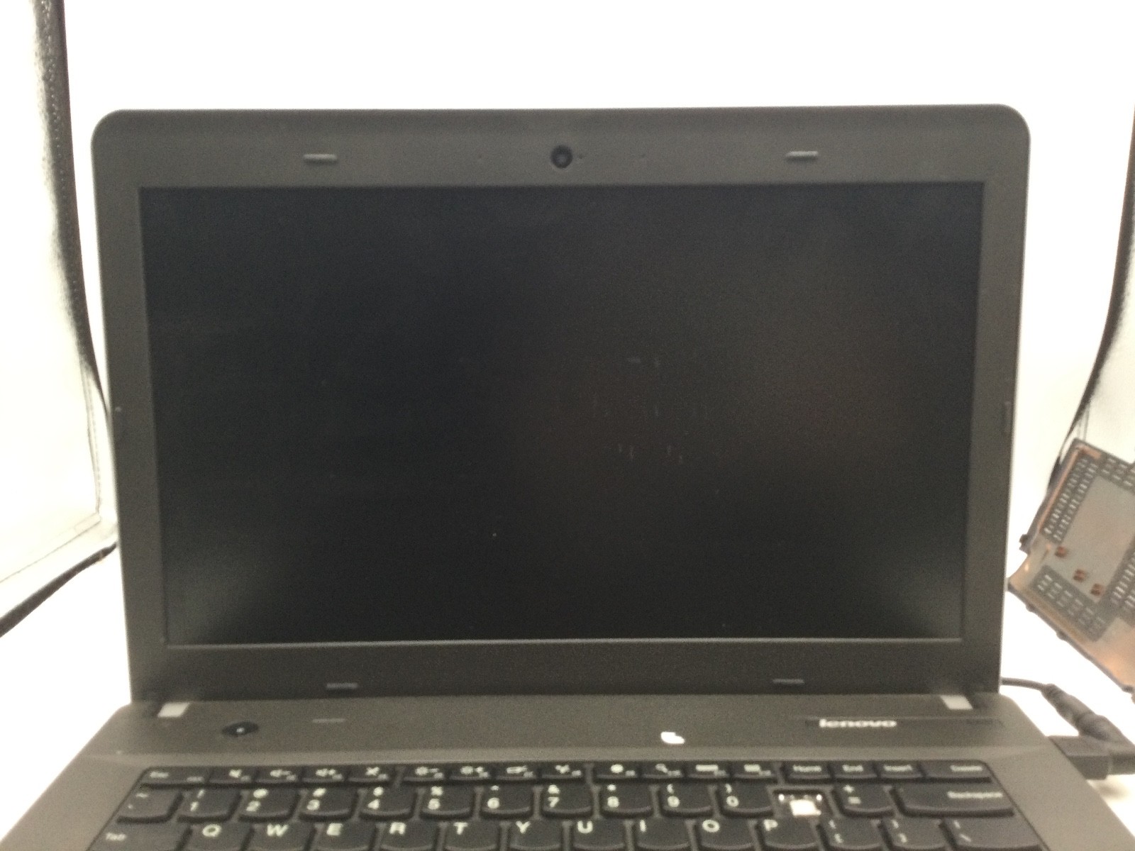 LENOVO THINKPAD E431 – INTEL I3 – NO RAM – FOR PARTS – READ DESCRIPTION – BB