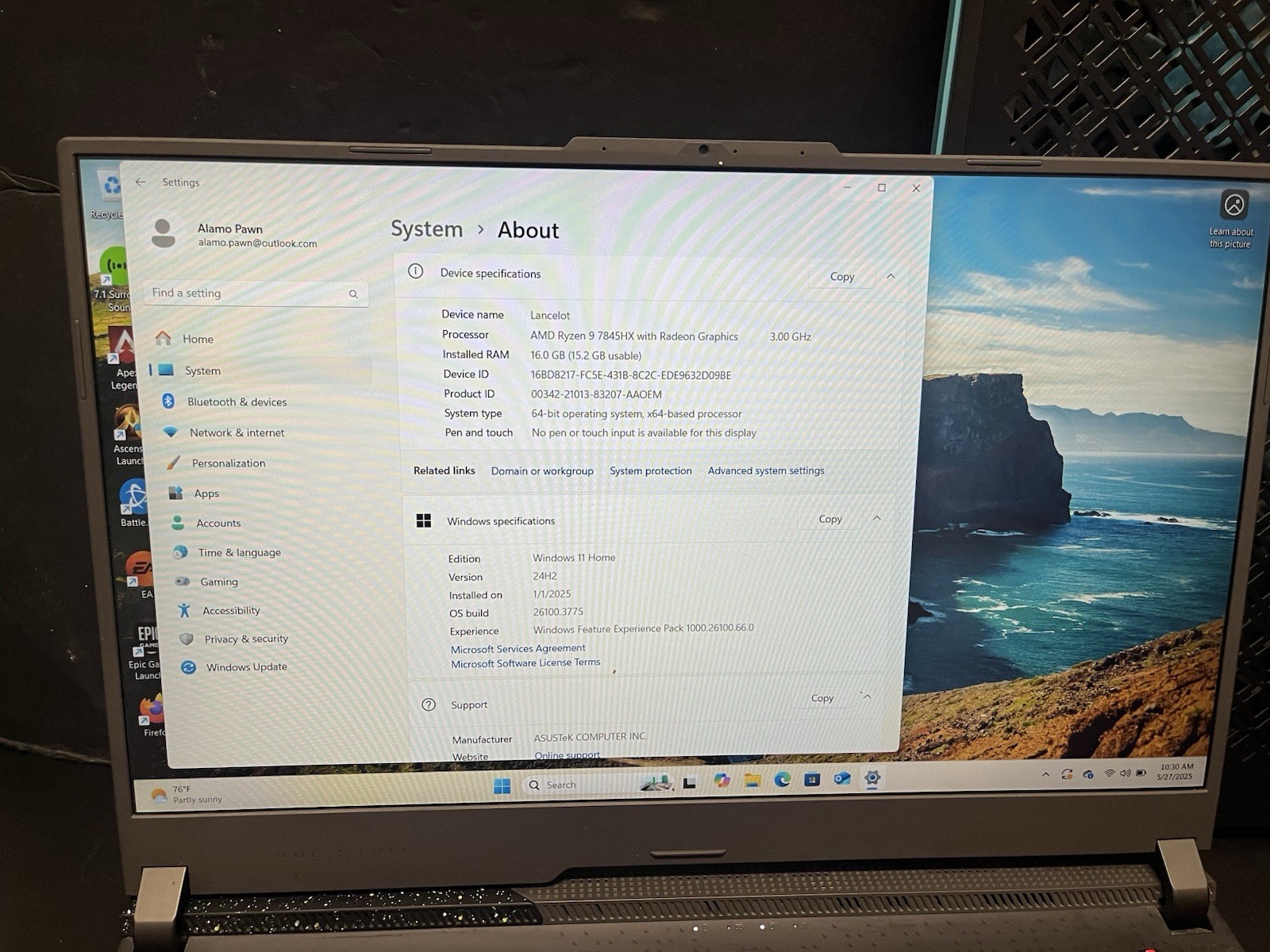 Asus ROG Strix 17.5” 16GB RAM/928GB SSD W/ Aicheson 5 Fan Panel