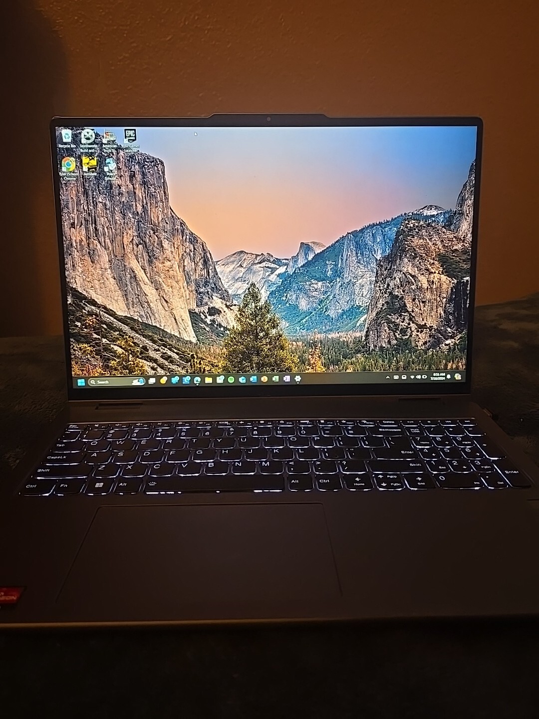 Lenovo Yoga 7 16IAP7 16″ (256GB SSD, Intel Core i5 12th Gen., 4.40 GHz, 8GB)…