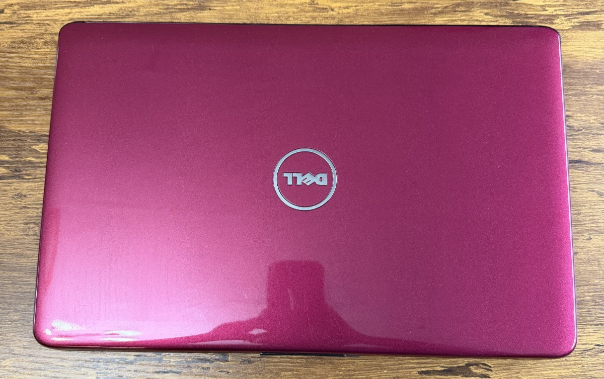 Dell Inspiron 1545 Pentium(R) Dual-Core CPU T4500 4 GB RAM 500 GB HDD 15.6″
