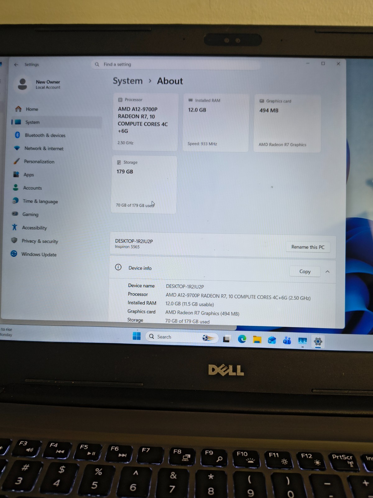 Dell Inspiron 15-5565 AMD A12-9700P Radeon R7 GPU 12GB 192GB SSD Win11Home