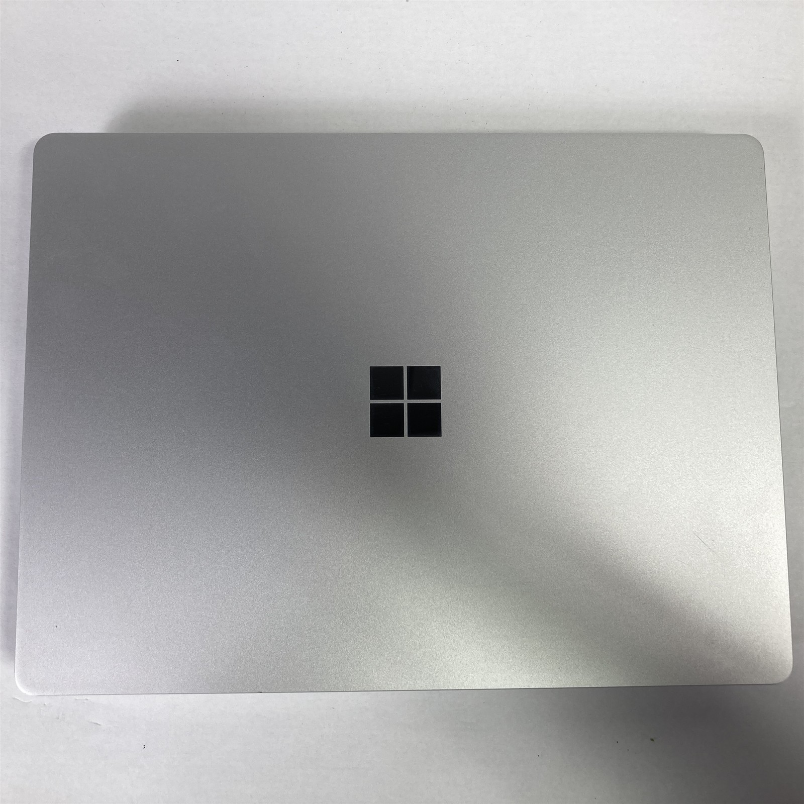 Microsoft Surface Laptop Go 2 12.4″ i5-1135G7 2.4GHz 16GB 256GB NVMe SSD – Win11