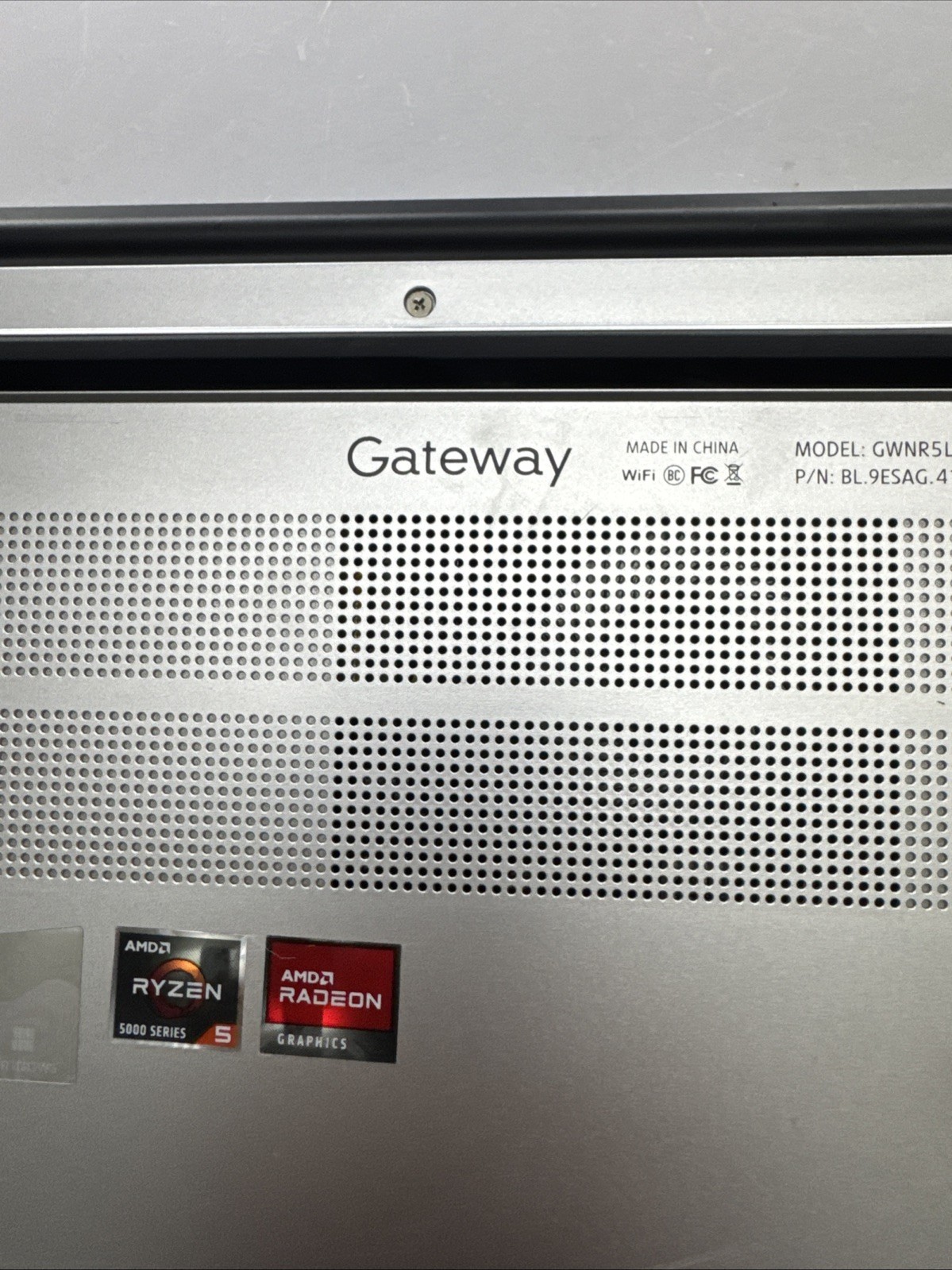 Gateway GWNR5L1746 17.3″ AMD Ryzen 5 5500U 24GB RAM 256GB SSD Windows 11 4 Parts