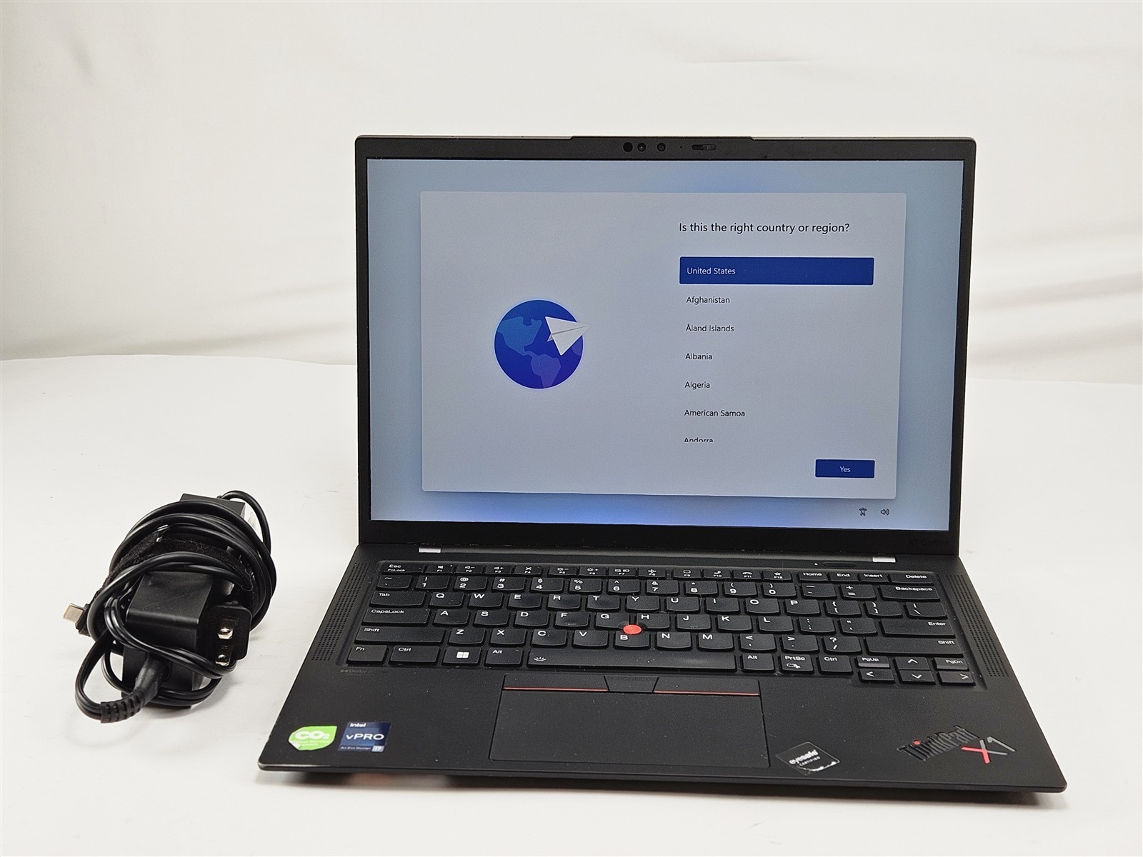 Lenovo 14″ ThinkPad X1 Carbon i7-1265U 512GB SSD 16GB RAM Gen 10