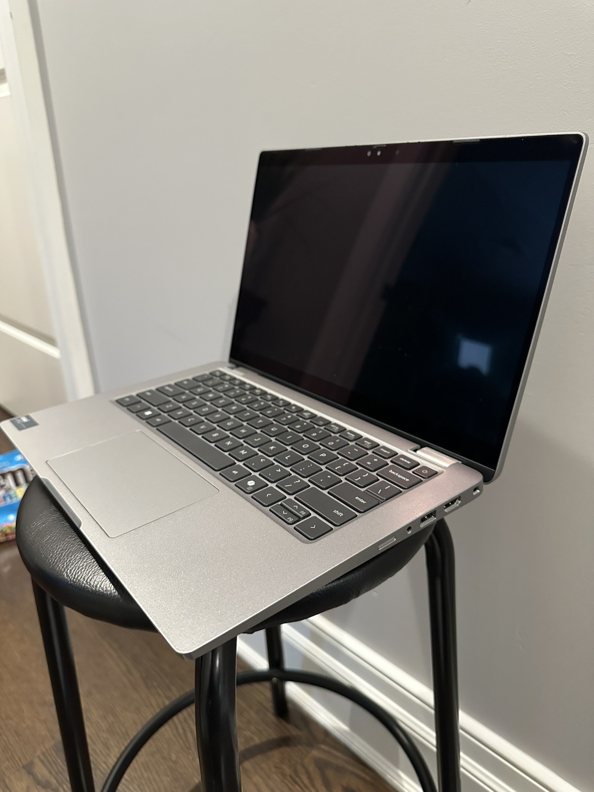 Dell Latitude 5350 2-in-1 13.3″ FHD Ultra 7 165U 32GB 512GB SSD W11P – HWFV4