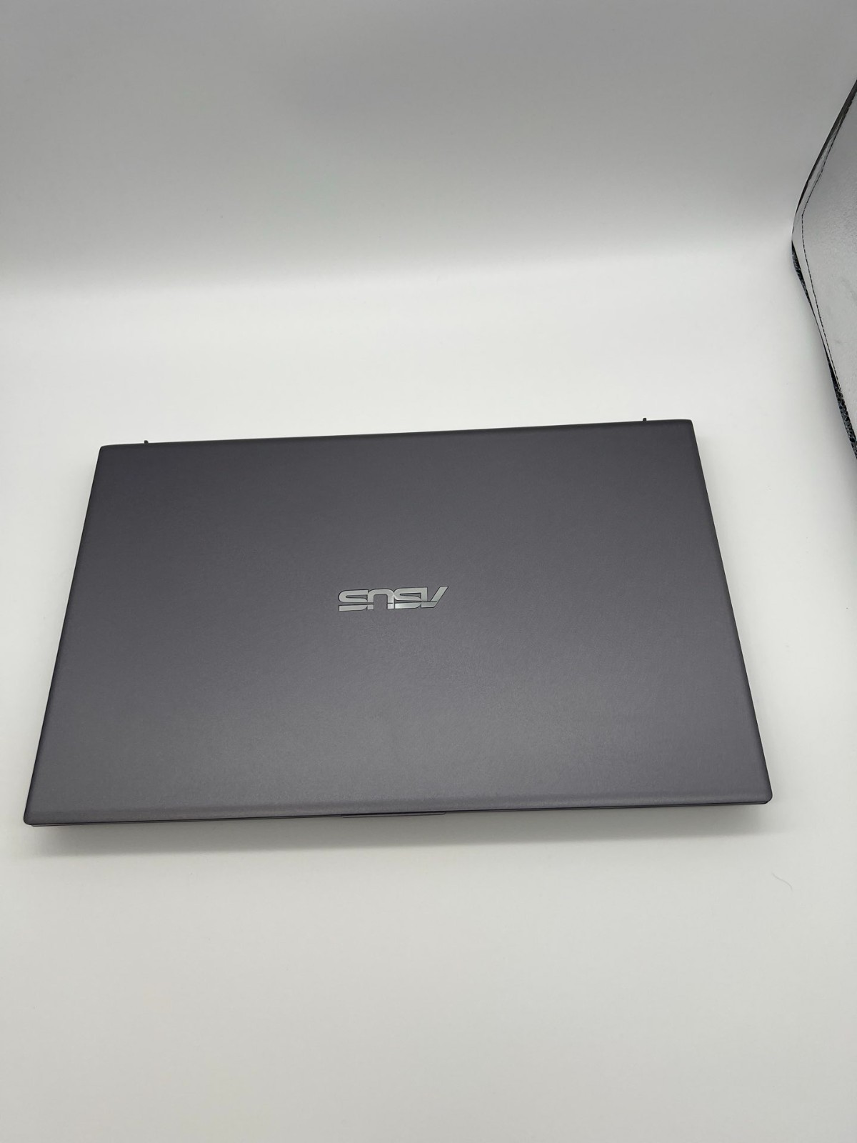 ASUS Vivobook 15 F512FA 15.6″ i3-8145U 8GB 128GB SSD Win11 home