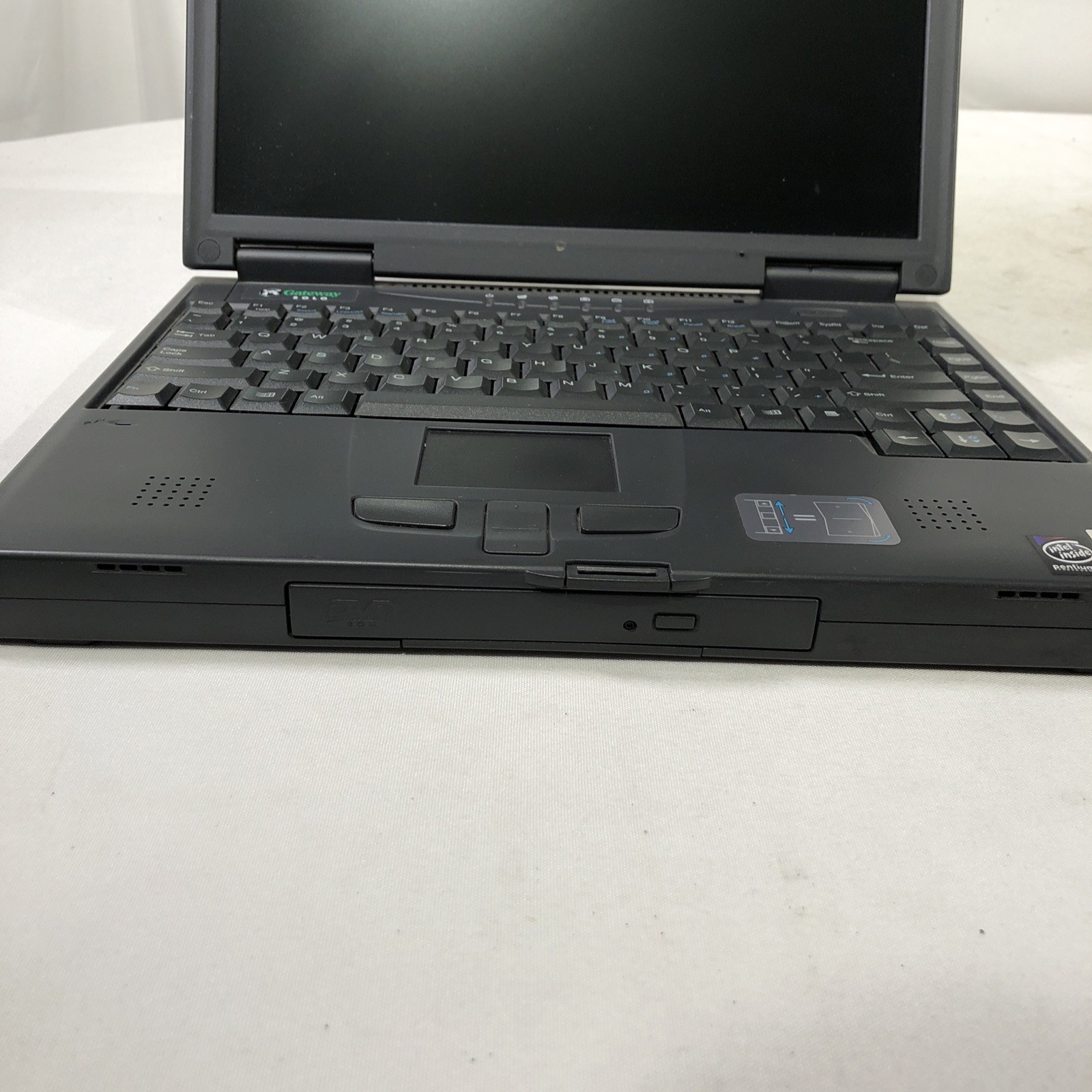 Vintage Gateway Solo 5150 Laptop – Grey *UNTESTED*