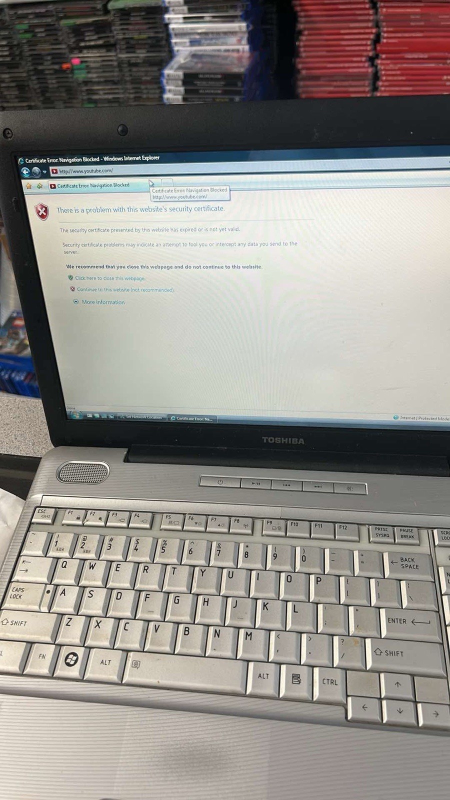 Toshiba Satellite L505D-S5992 15.6 In Windows 7 Laptop With Radeon Graphics