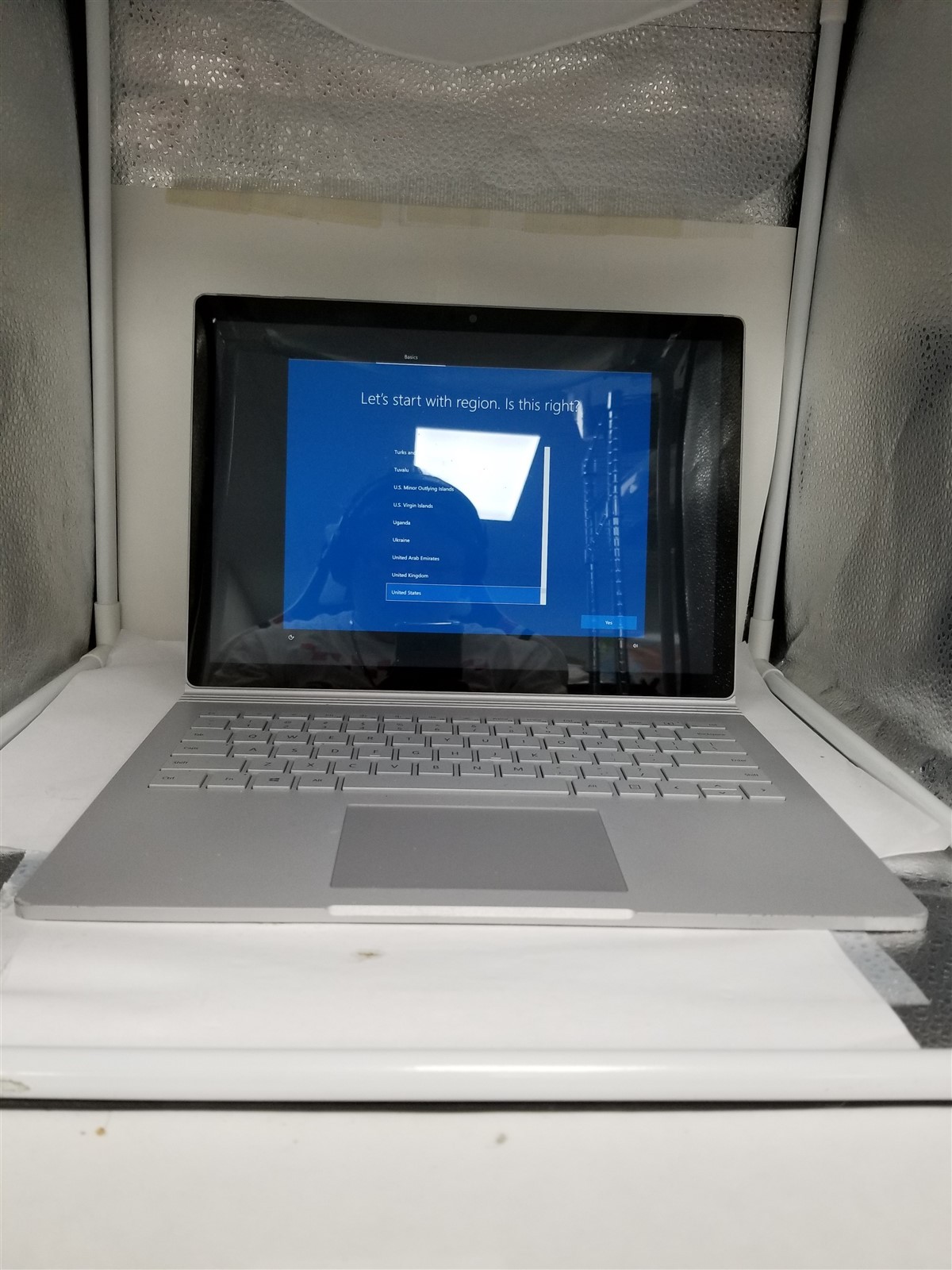 Microsoft Surface Book 2 Core i5 13.5″ 8GB/128GB Silver Reduced Price VW6257