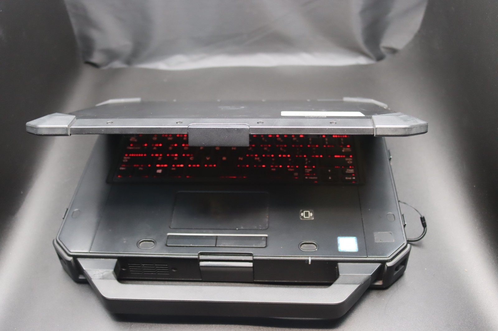 Dell Rugged Extreme 7424 14 inch (256GB Intel Core i5 8th Gen. 8GB) Cellular/LTE