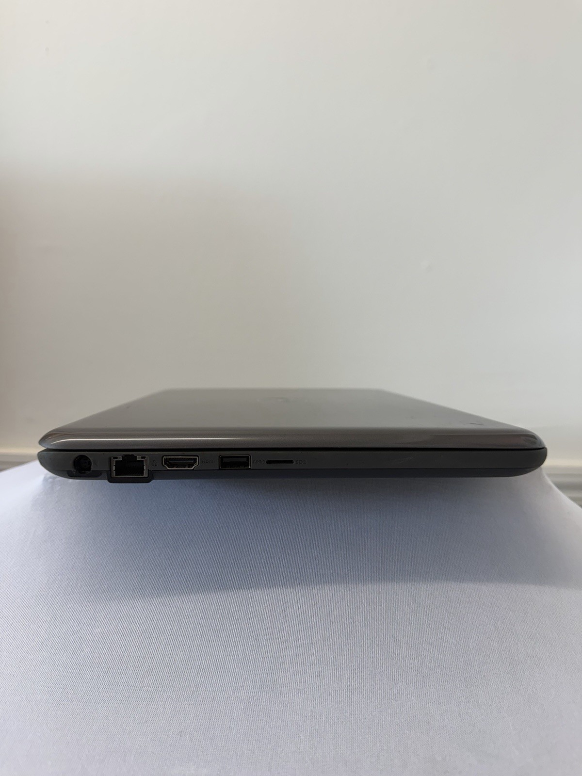 Dell Latitude 3380 Laptop – Intel i3-6006U – RAM 4GB – Read Des