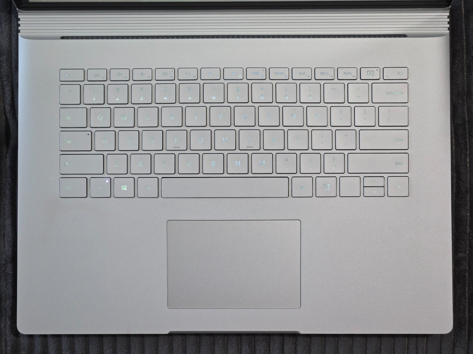 Microsoft Surface Book 3 15″ (256GB SSD, Intel i7-1065G7 GTX 1660 Ti 16GB RAM)