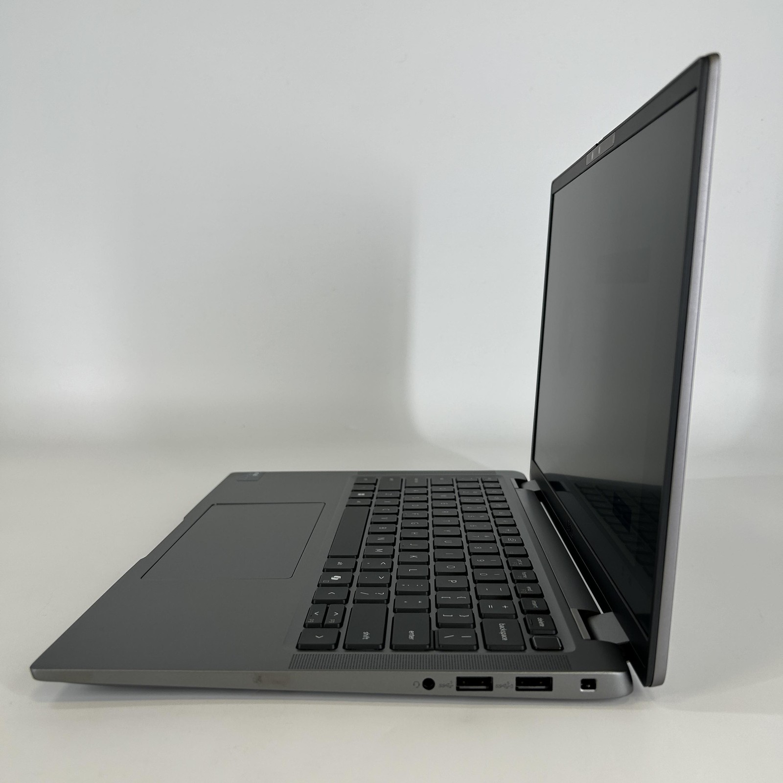 Dell Latitude 7450 14 FHD+ 2.1 GHz Ultra 5 135U 32GB 256GB SSD Very Good