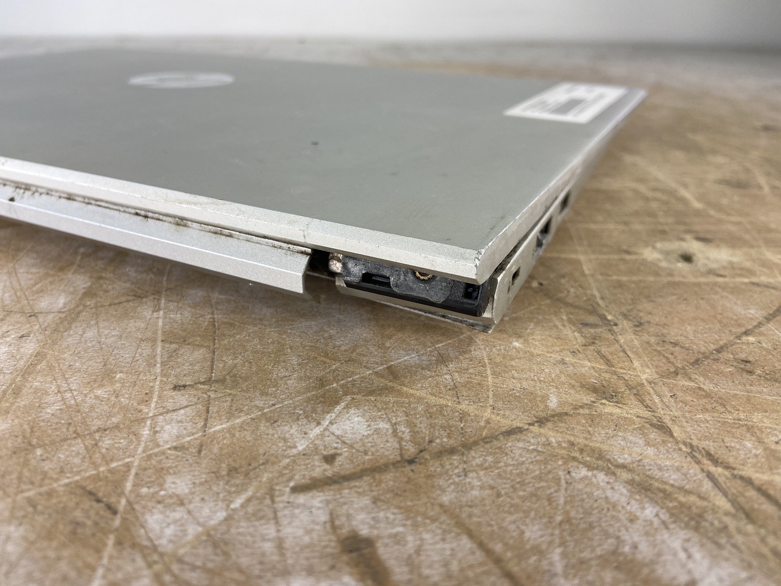 HP PROBOOK 450 G9 i7-1255U @ 1.20GHz, 4GB RAM, NO HDD/OS – (FOR PARTS)