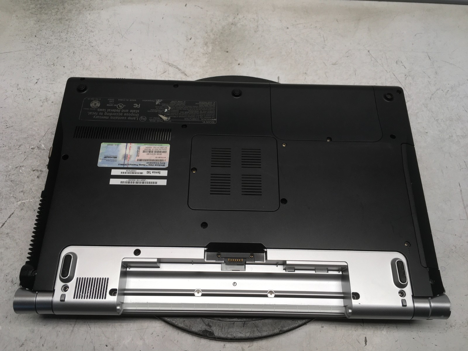 Sony Vaio VGN-FW260J Intel Core 2 Duo P8400 2.26GHz 4 GB NO HDD