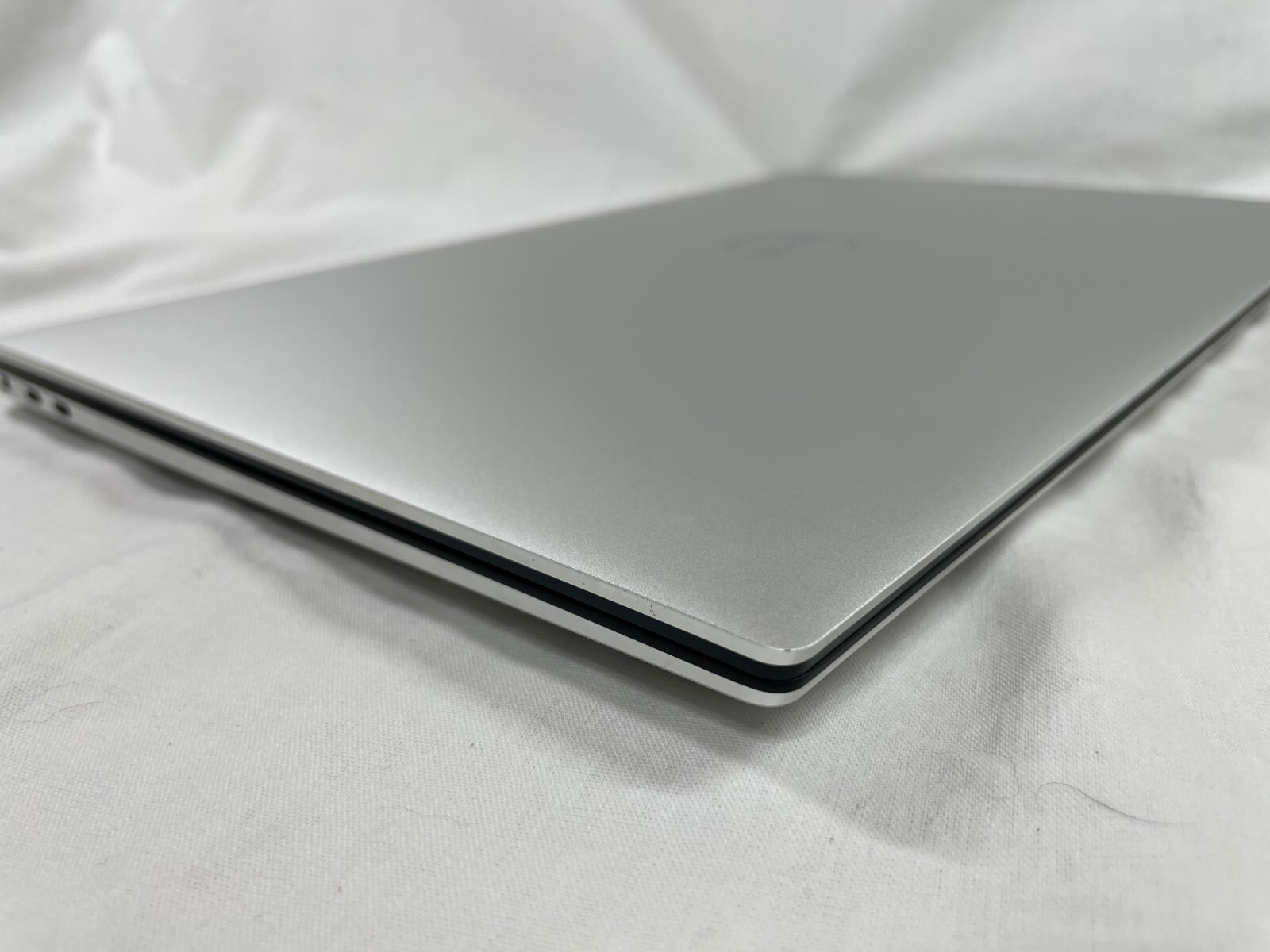 Dell XPS 15 9500 UHD+ TOUCH i7-10750H 32GB 1TB SSD 15.6″ GTX 1650 W10P Grade A