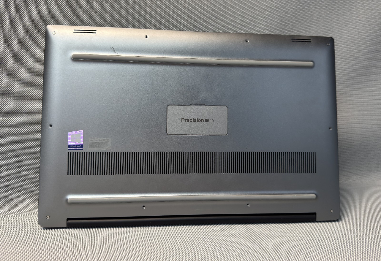 Dell Precision 5540 i7-9th | NVIDIA T2000 | 16Gb RAM | 256Gb SSD | Win11 Pro