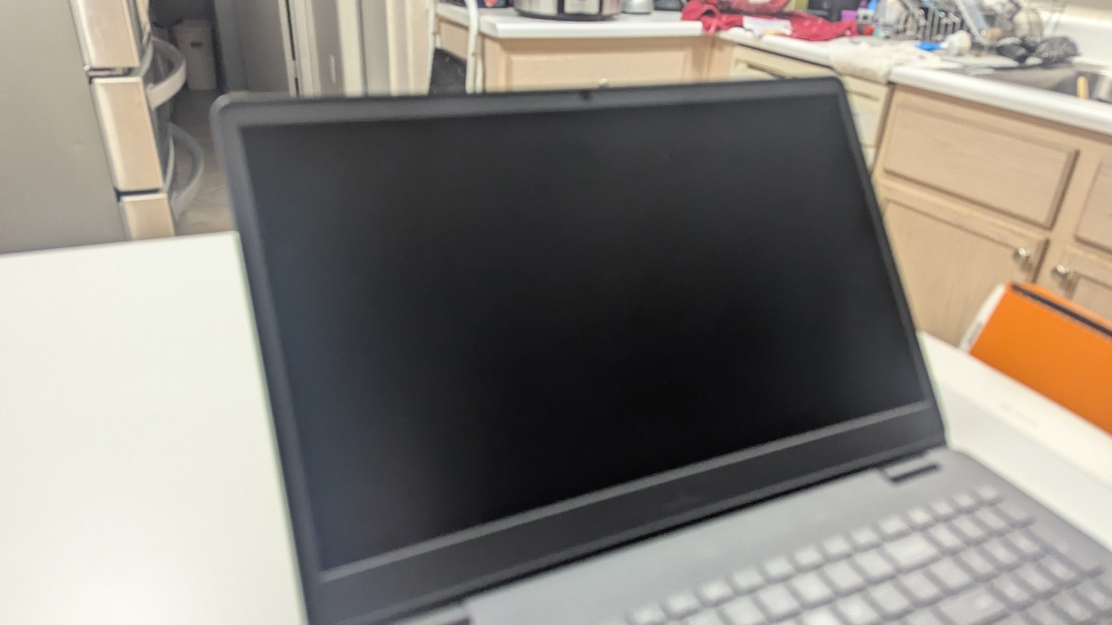 Dell Inspiron 3501 15.6″FHD TOUCH Core i5-1035G1 1GHz 8GB 256GB W11Home +Charger