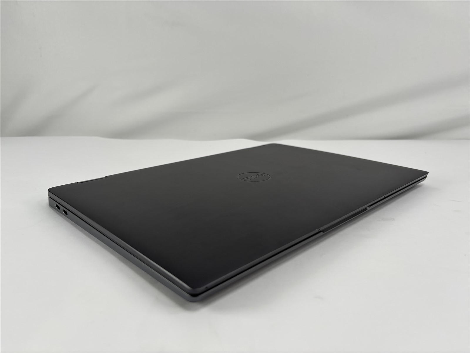 Dell Latitude 9330 2-in-1 2022 13.3″ i7-1260U 1.1GHz 16GB 256GB SSD Touchscreen