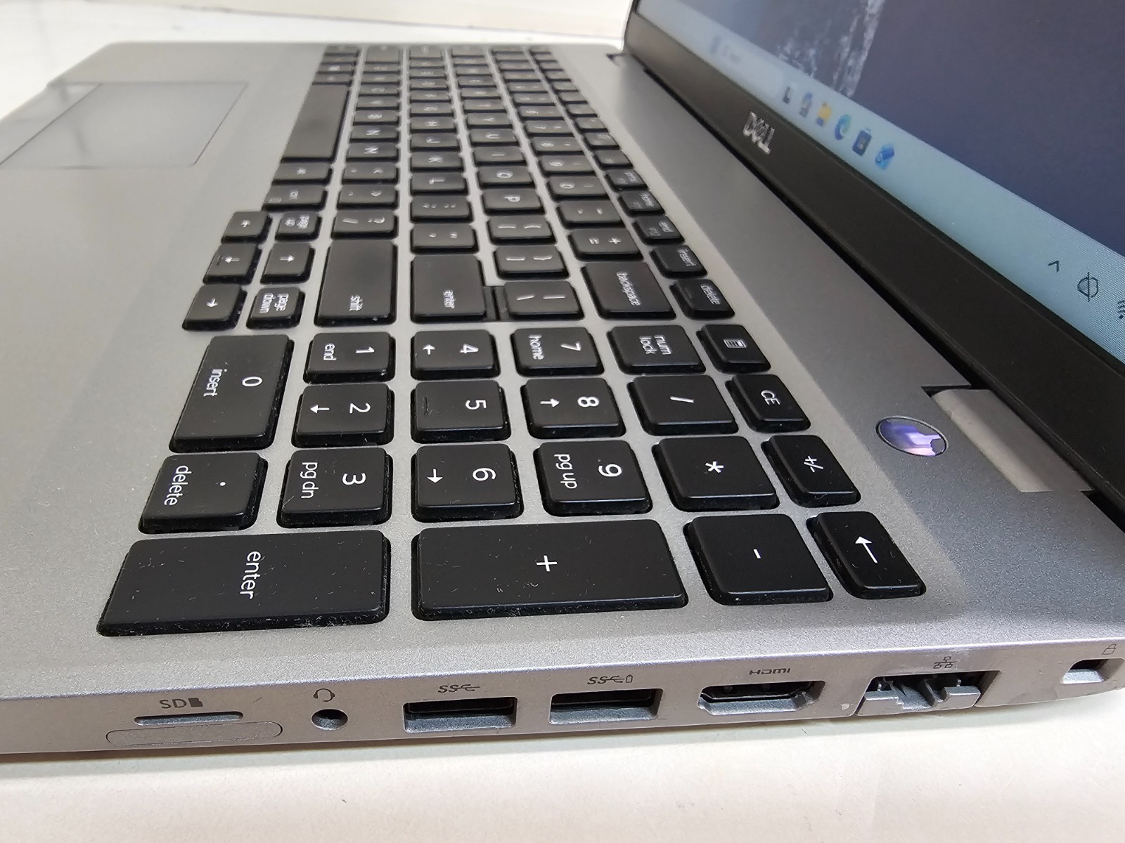 Dell Precision 3550 Laptop – 1.7 GHz i5-10310U 8GB 256GB SSD Webcam 15.6″