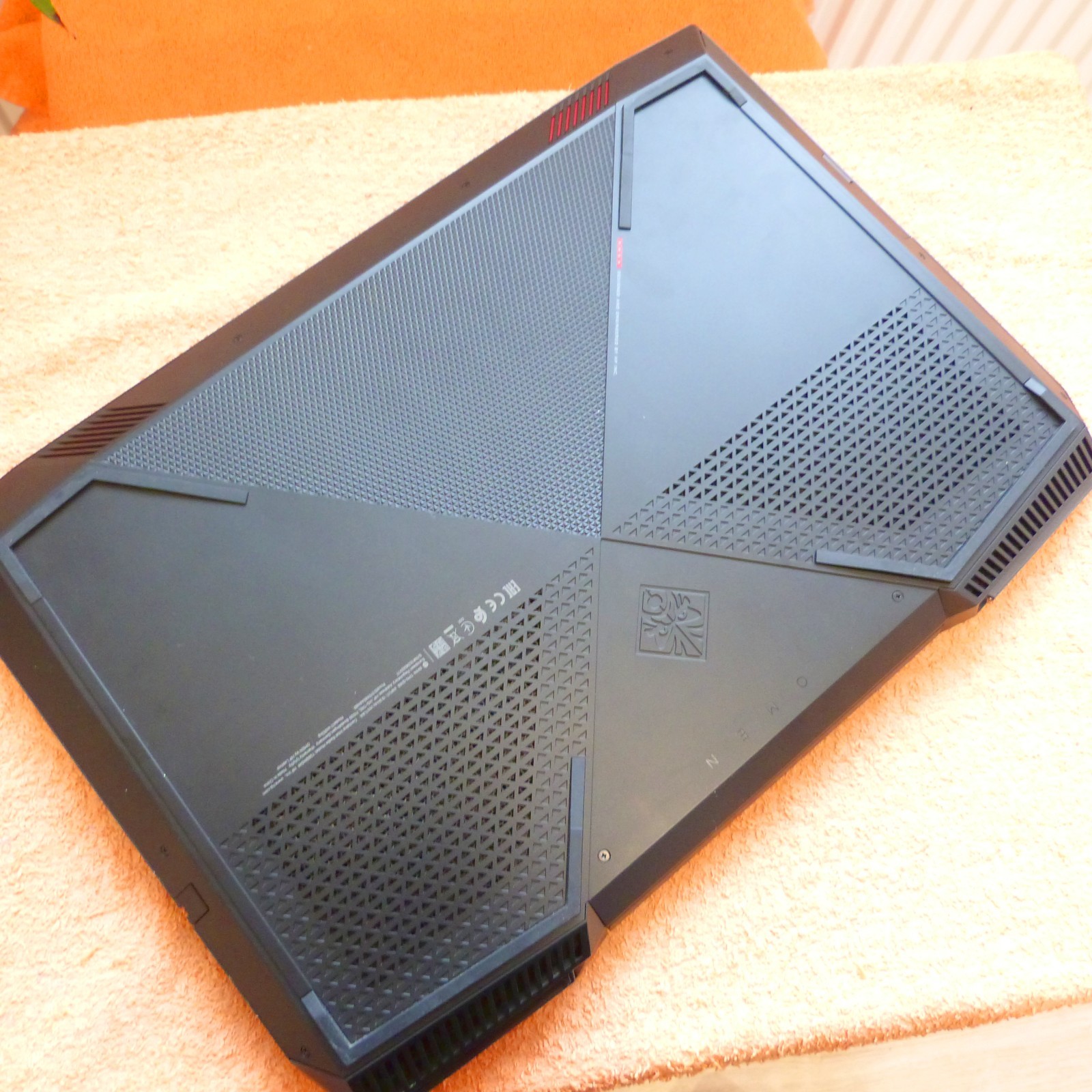 HP OMEN 17 AN i7 FULLHD 120Hz I Geforce GAMING GTX 8GB l Bang Olufsen Sound THX