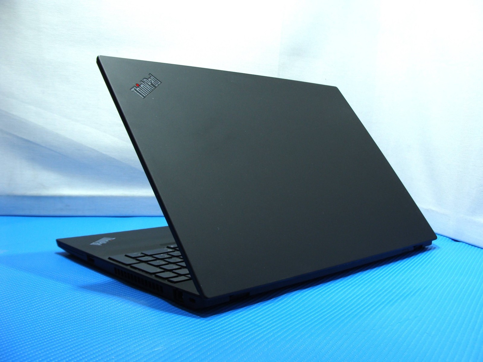 Lenovo ThinkPad T15 Gen 1 15.6″FHD Core i5-10210U 1.60GHZ 16GB 256GB Win 11 Pro