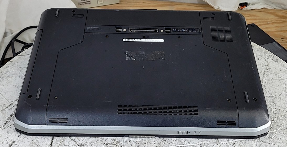 DELL LATITUDE E5520 Laptop Core I5-2520M 4GB 1TB SEE NOTES