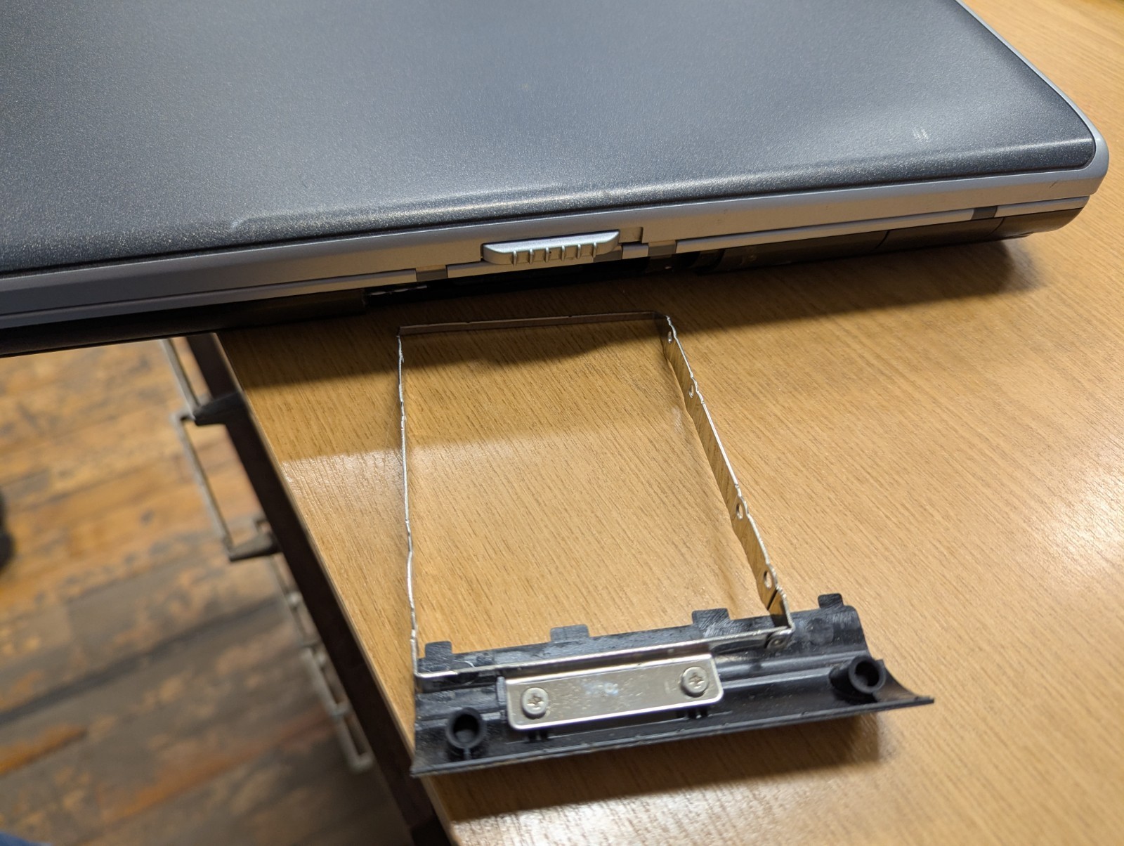 HP Compaq nx9020 Intel Celeron M 1.4, 256Mb RAM