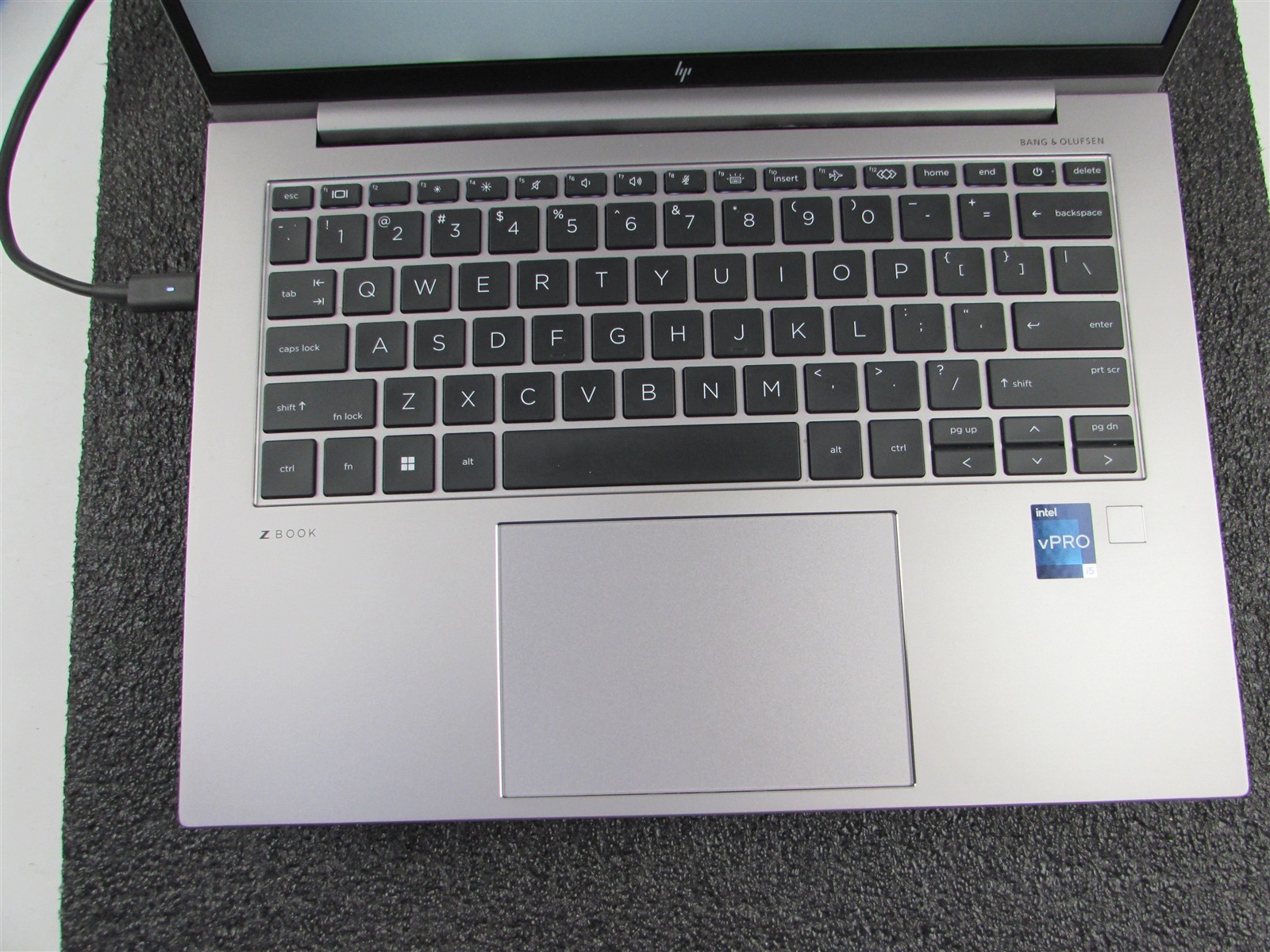 HP ZBOOK FIREFLY 14 (G10) 1920X1080 FHD CORE I5-1350P 256GB SSD 16GB RAM NO O.S