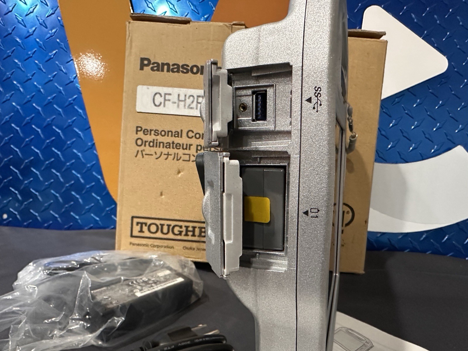 Panasonic CF-H2PQFCV1M Toughbook Touch Tablet CF-H2 i5 1.90GHz 128GB – 100 Hrs
