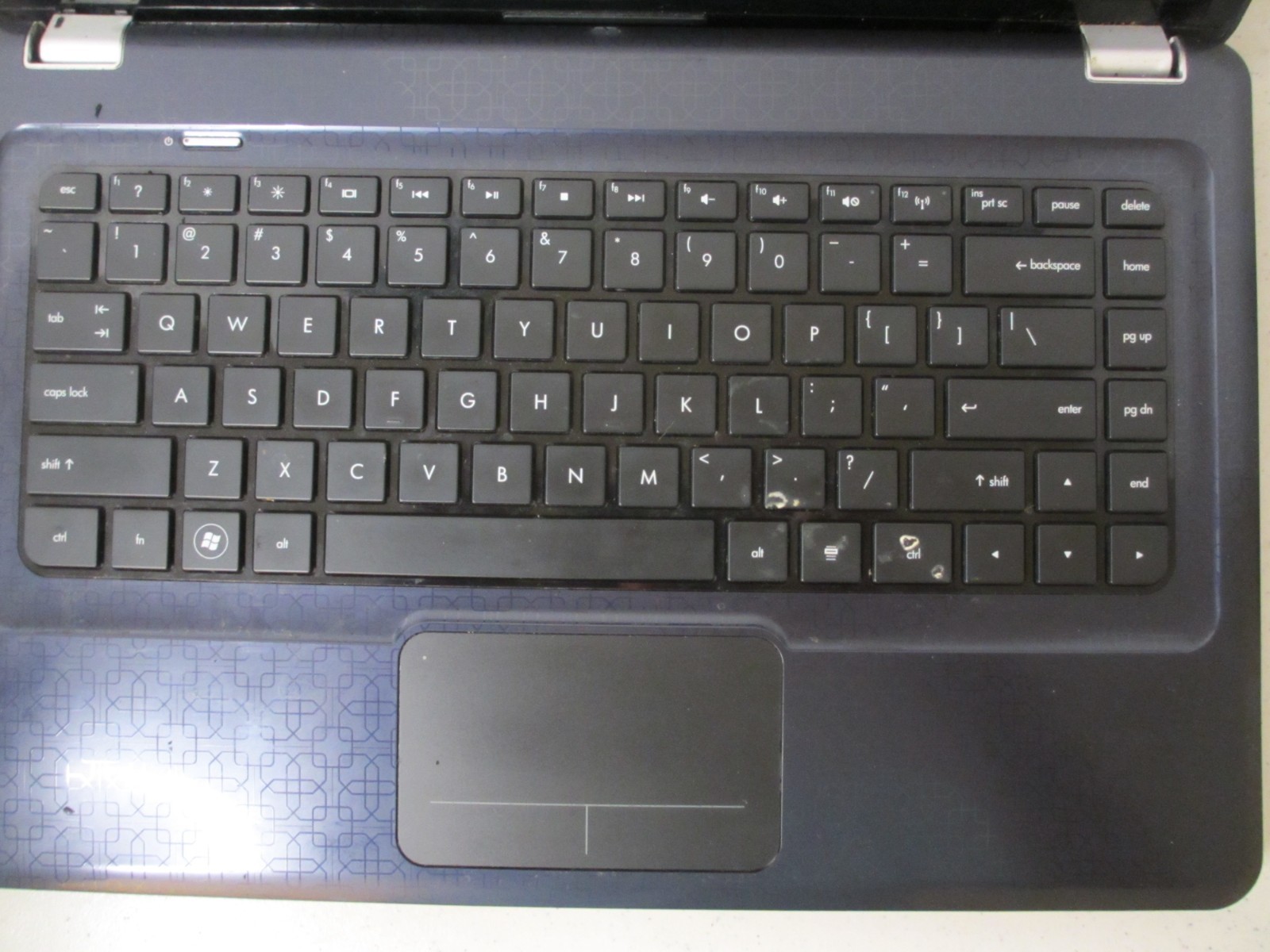 HP Pavilion dv5 Laptop/Notebook PC For Parts/Repair with AC Adapter, AMD 2.4GHz