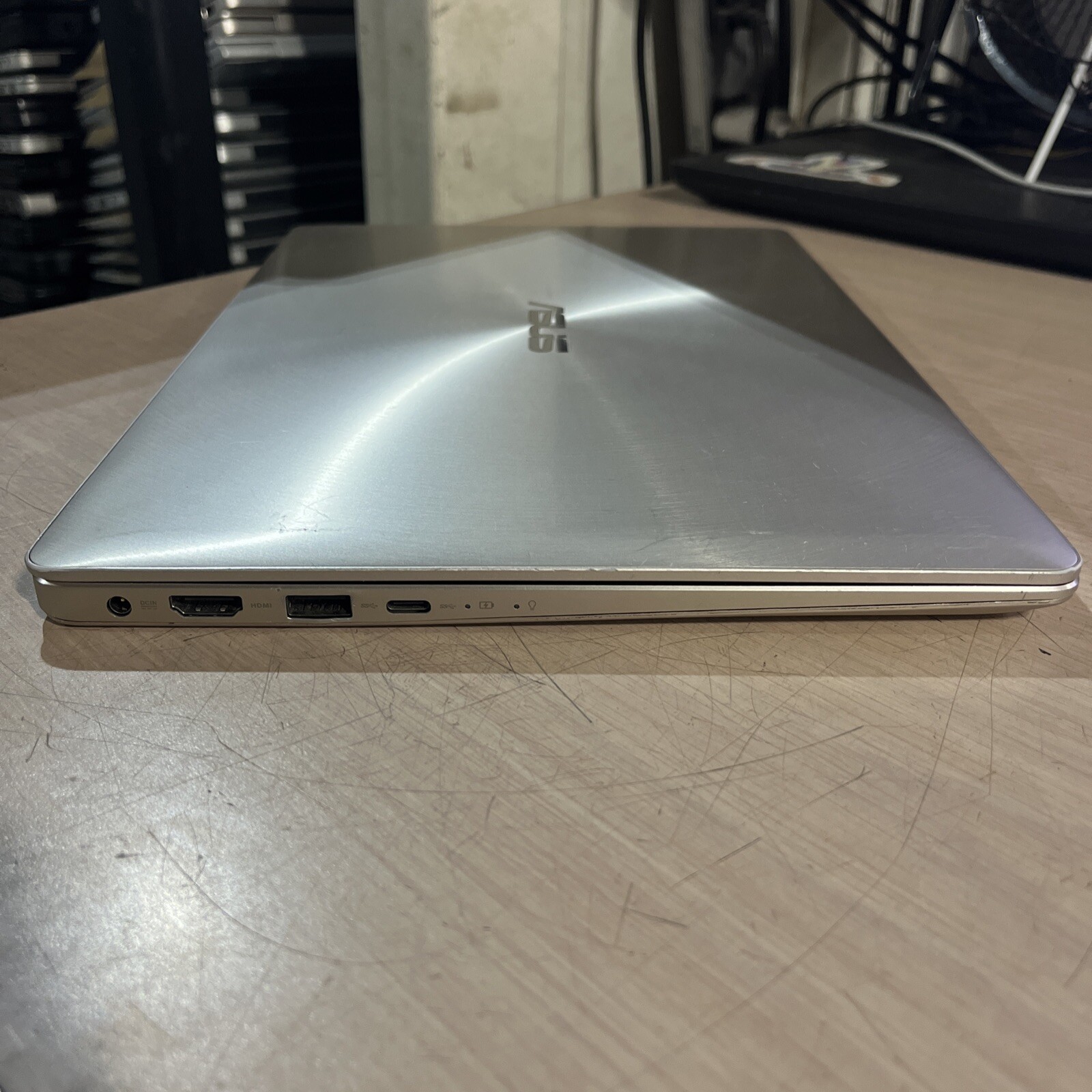 ASUS UX331U NOTEBOOK PC INTEL CORE I5 8TH GEN 8GB RAM NO HD .