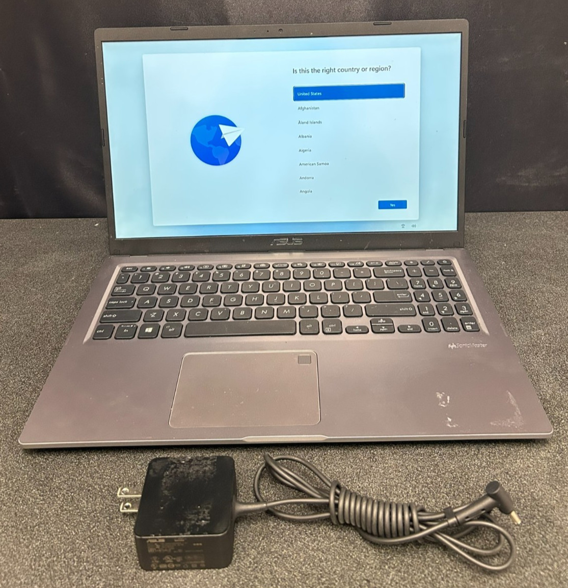 Asus Notebook PC R565E 128GB 4GB RAM Windows 11 Home Intel Core i3-1115G4
