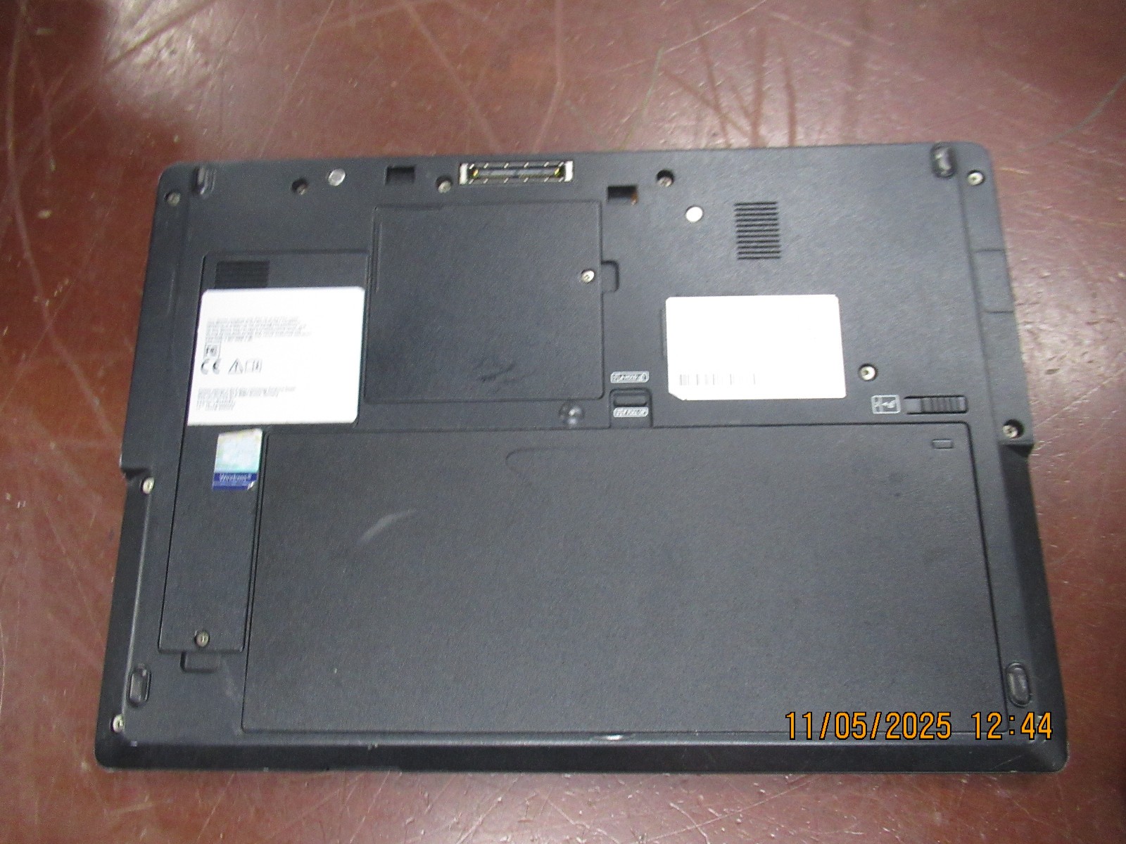Fujitsu Lifebook U749 i7-8665U 1.90GHz Laptop [NO RAM/HDD/AC/OS] [BADBTRY]