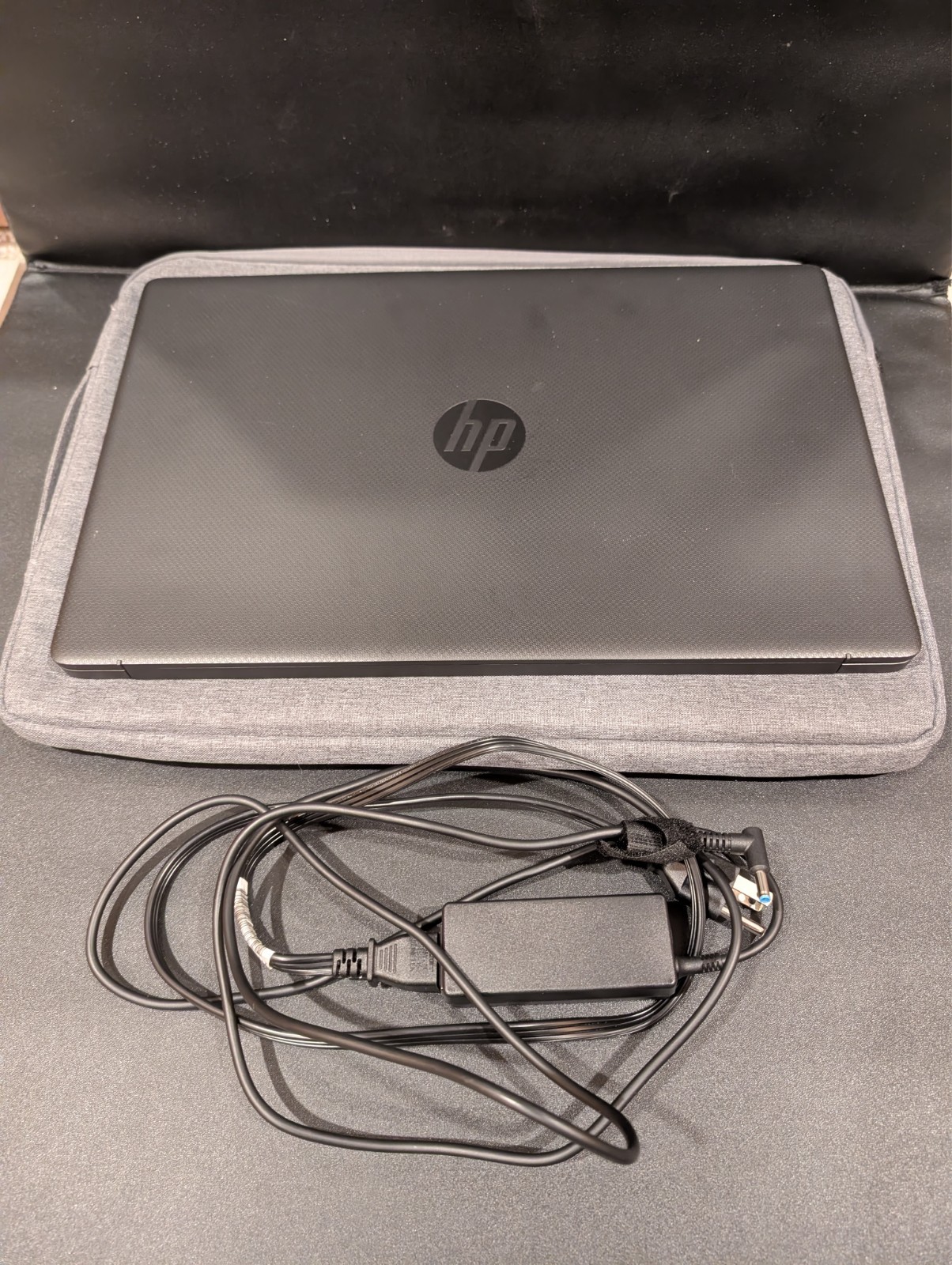 HP 17z-cp200 17.3″ HD+ AMD Athlon Gold 3150U 32GB RAM 1TB SSD W11H Black