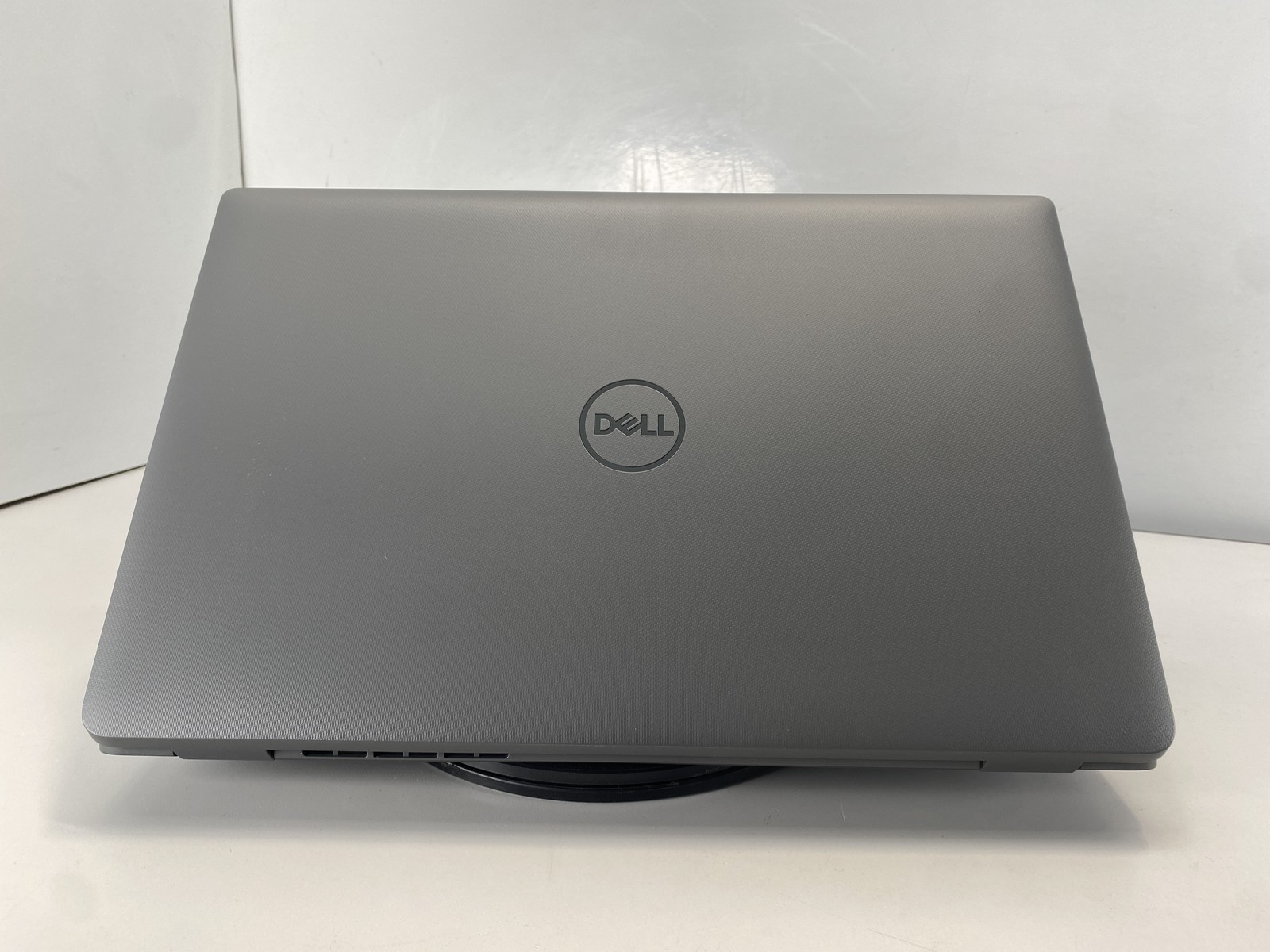 Dell Laptop Latitude 3550 15.6″ Intel Core i5-1335U 256GB – Dark Gray