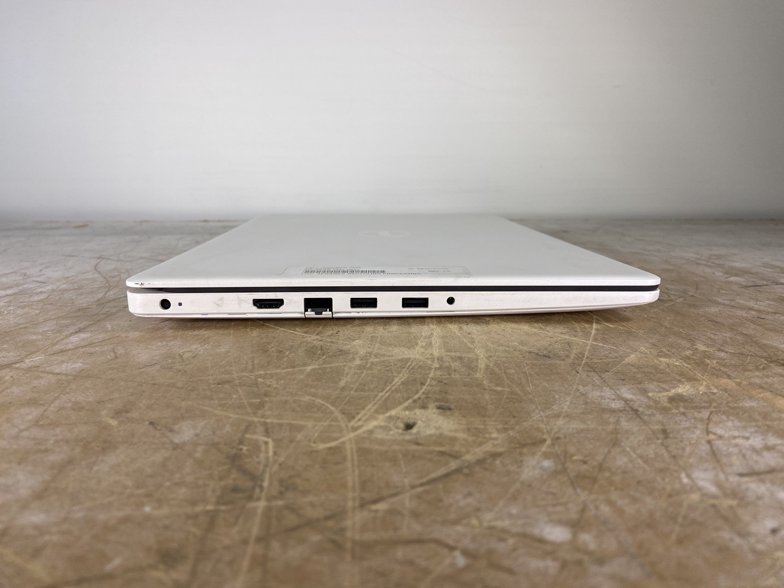 DELL INSPIRON 3505 RYZEN 3 3250U @ 2.60GHz, 16GB RAM, NO HDD/OS – (FOR PARTS)