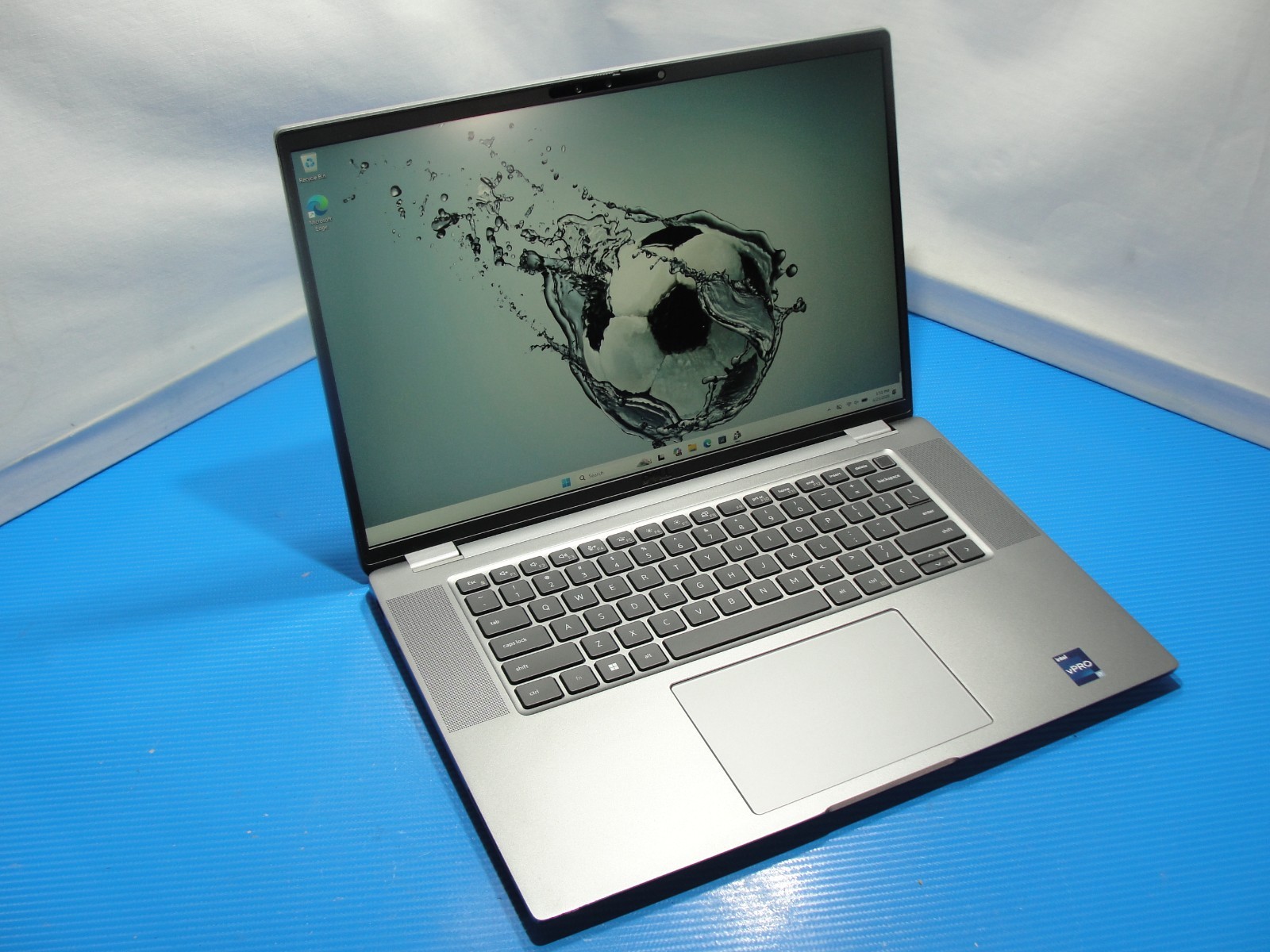Dell Latitude 7640 16″WUXGA Core i7-1365U 32GB RAM 512GB SSD +Charger War 11/26