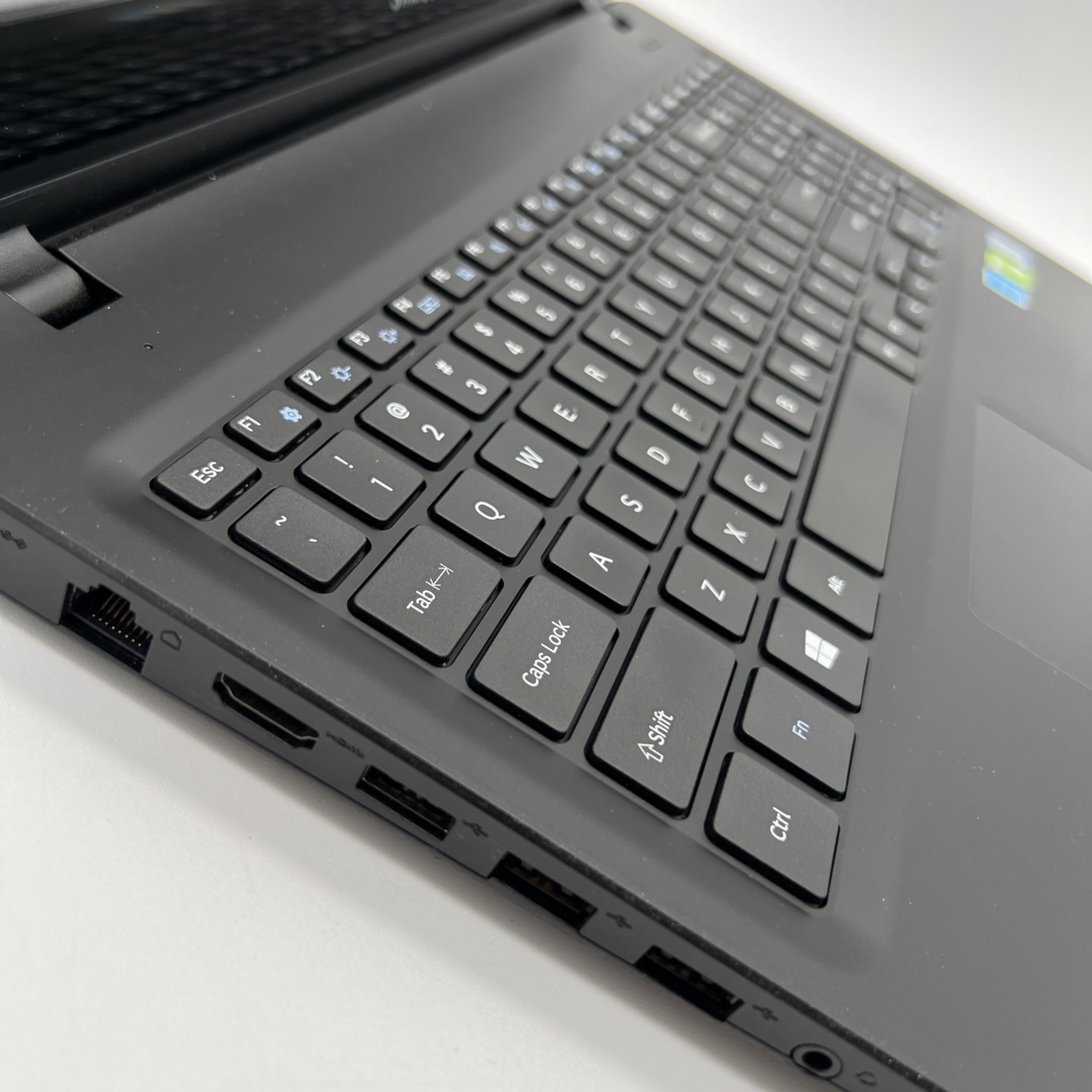 Samsung NP530E5M Laptop Intel i5-7200U 8GB RAM 500GB HDD NVIDIA 920MX Fast Ship