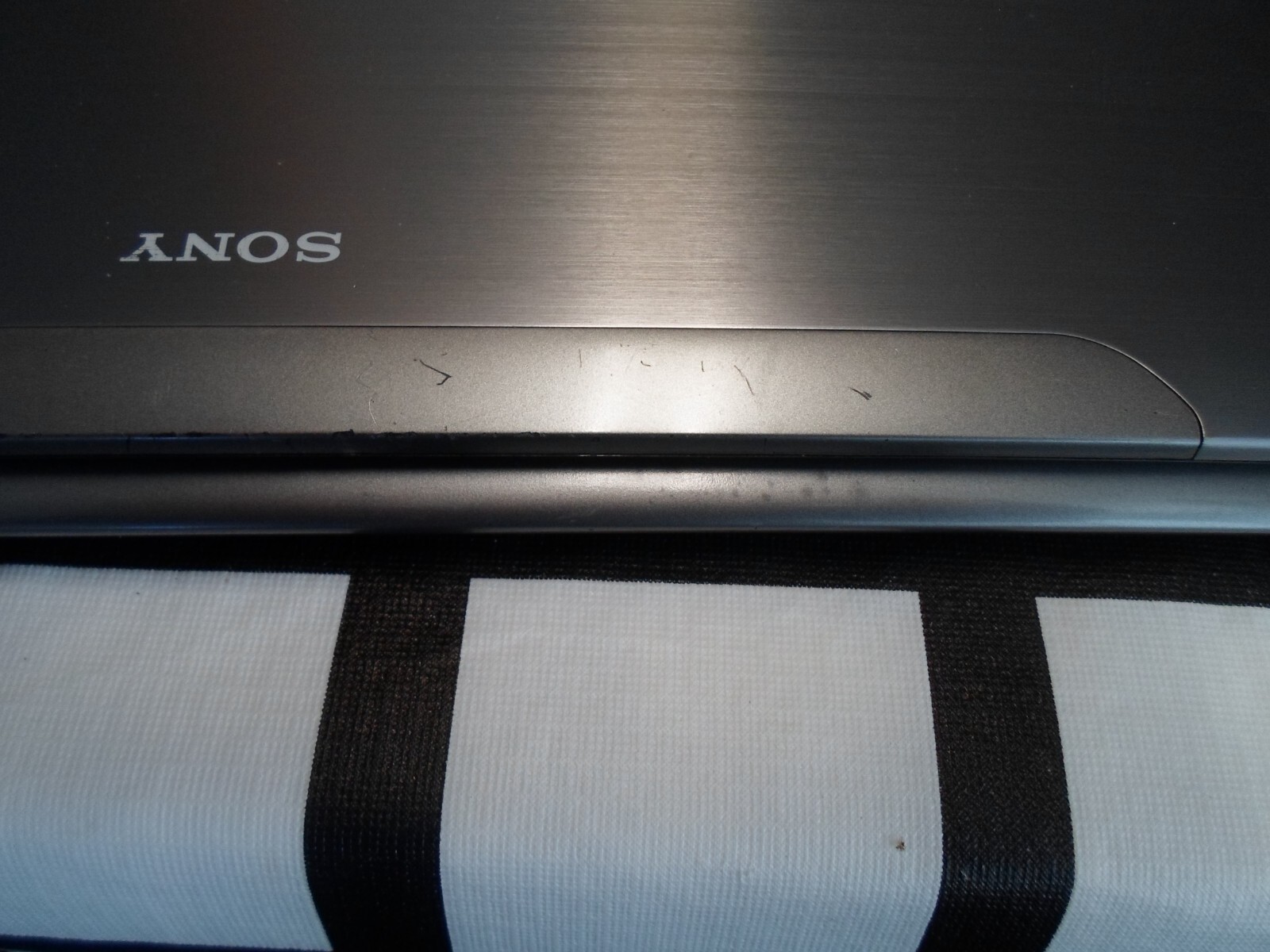 Sony VAIO damaged PCG-7173L Intel Core 2 Duo 1GB RAM 120GB HDD CRACKED SCREEN
