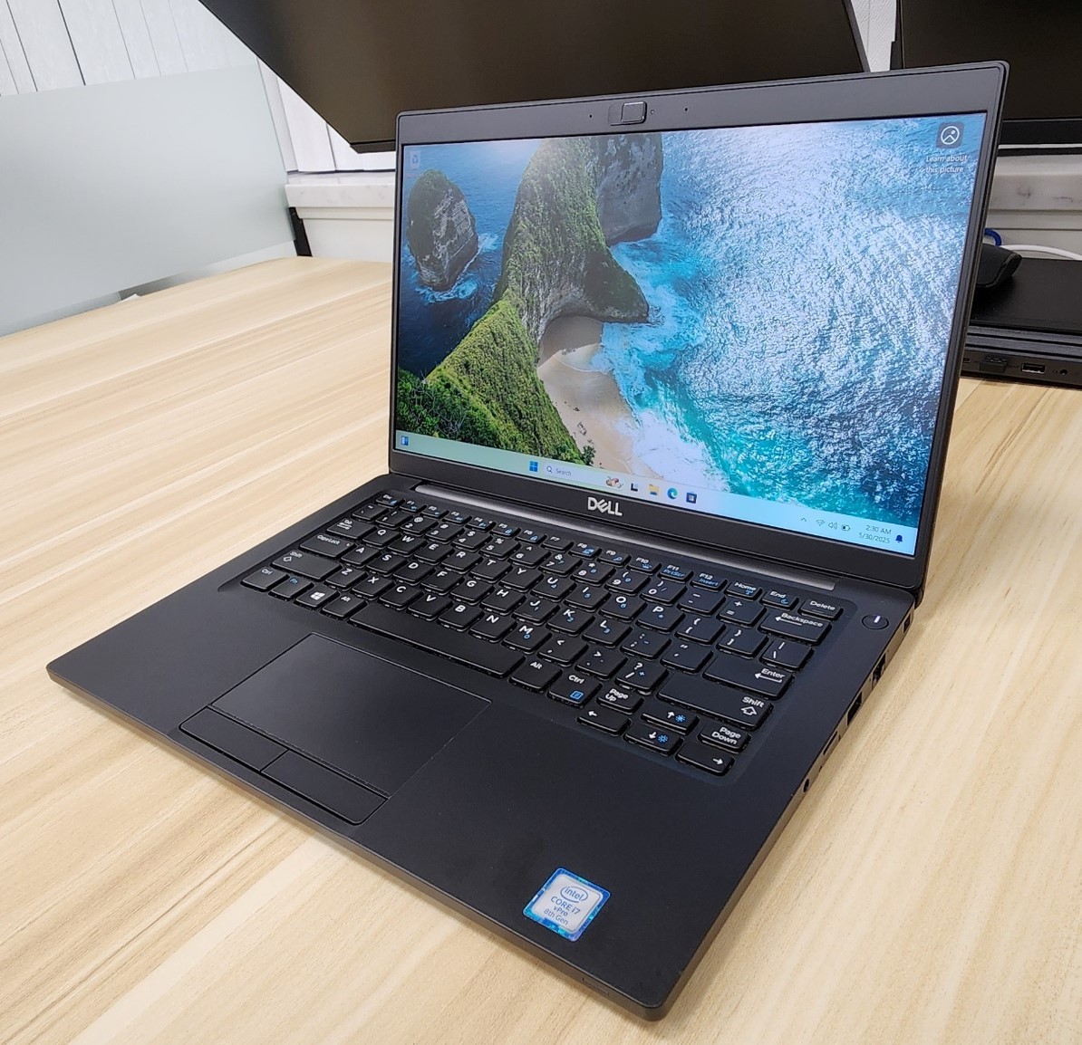 Dell Latitude 7390 13.3″ Touch, 500GB M.2, Intel i7 8th Gen 4.2 GHz, 16GB DDR4
